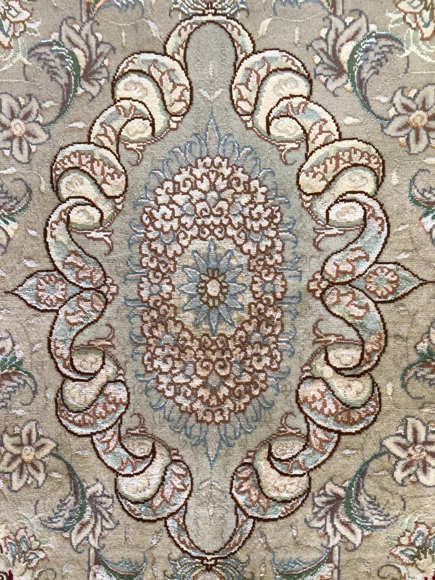 Persian Silk Hand Knotted Medallion Floral Tabriz Rug 60 Raj In New Condition For Sale In San Diego, CA