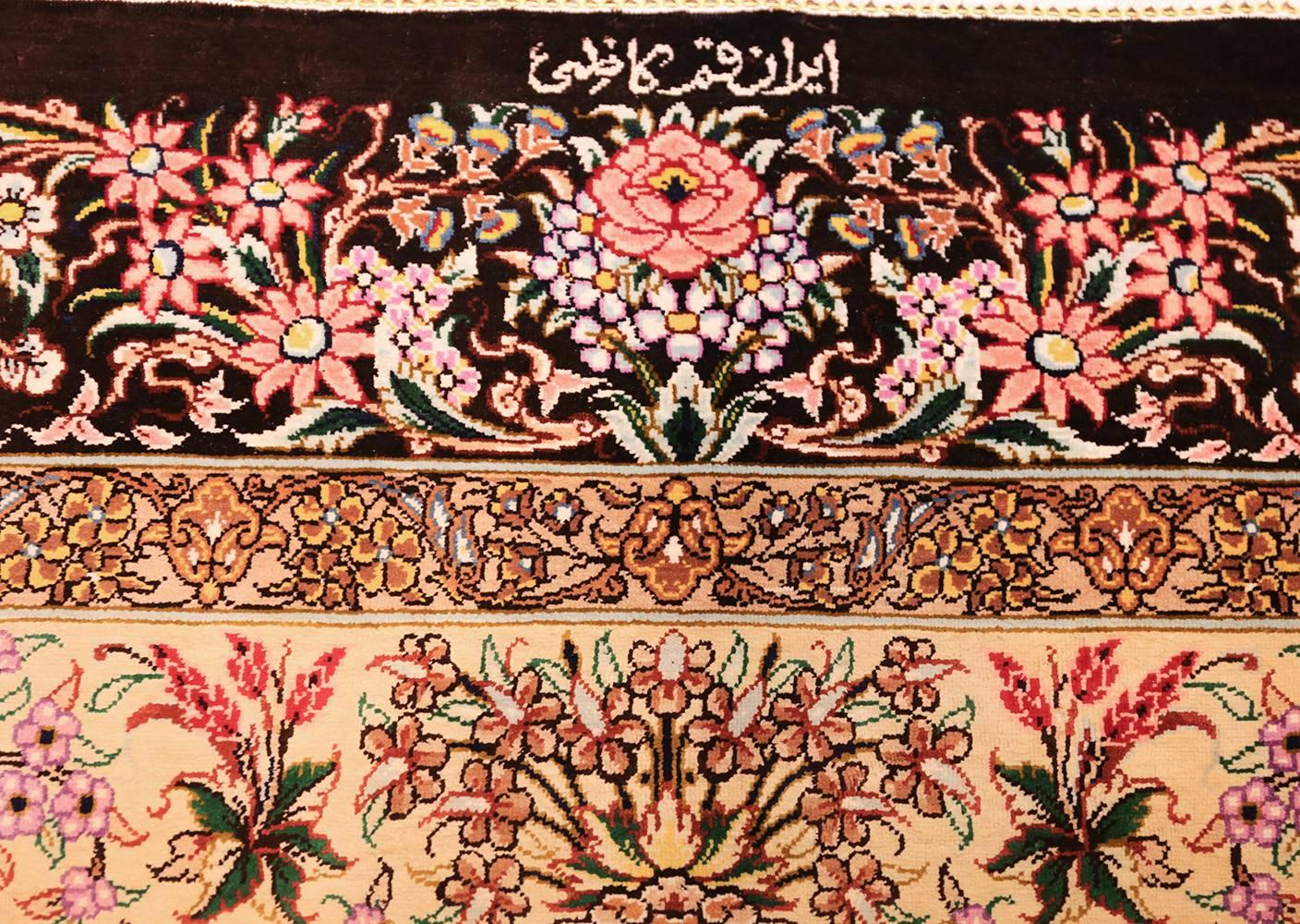 Persian Silk Small Scatter Size Qum Rug. Size: 2 ft 8 in x 3 ft 10 in In Excellent Condition For Sale In New York, NY