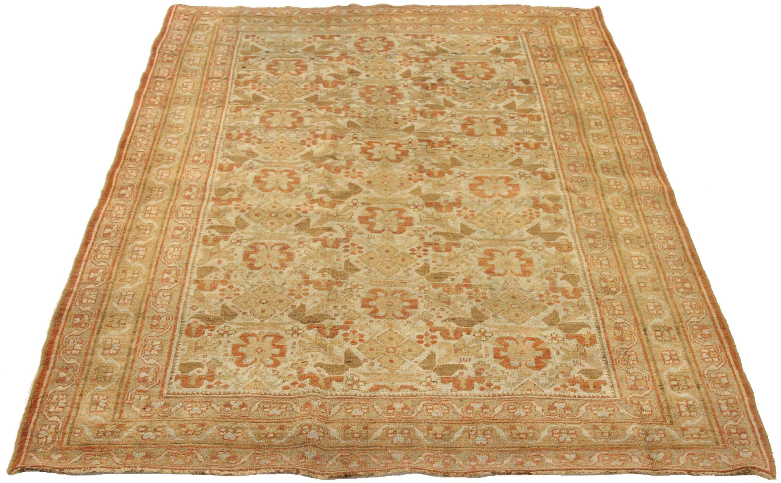 Entdecken Sie die Eleganz des persischen Sirjan mit dem kleinen Teppich von CIRCA 1880. Dieses exklusive Design aus Wolle und Braun-Elfenbein-Rot ist perfekt, um Ihren Raum zu verschönern.