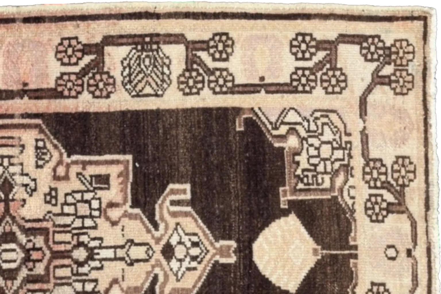 Persian Small Rug Circa 1910 -Zanjan Design - Wool Brown Ivory For Sale 2