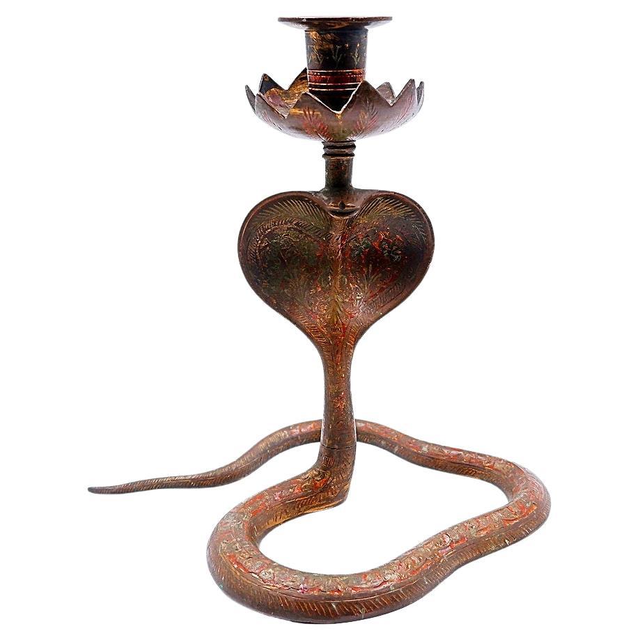 Candeliere a forma di serpente cobra in ottone in stile persiano - 20° secolo