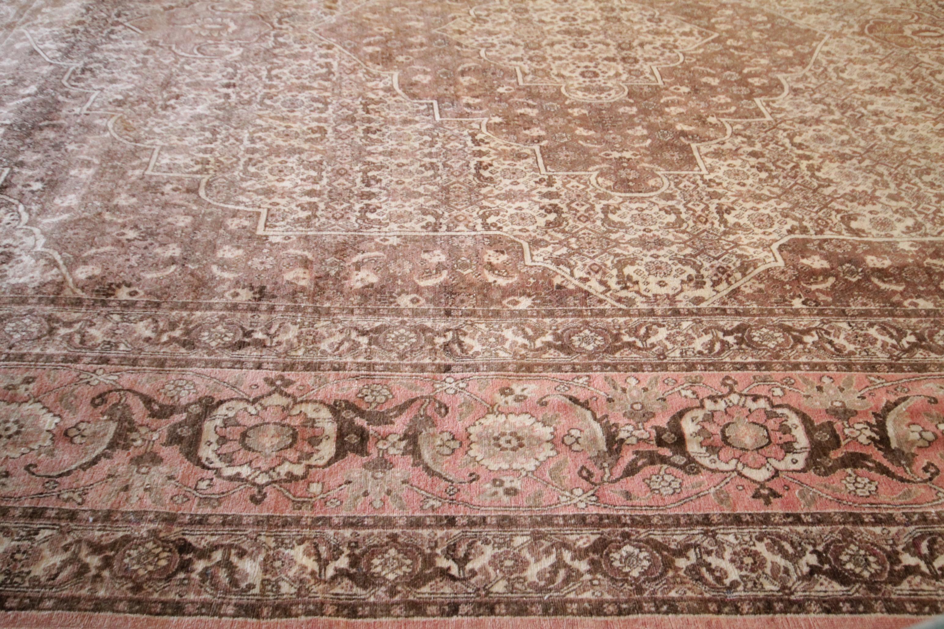 20th Century Persian Style Wool Rug Soft Pinks and Browns For Sale