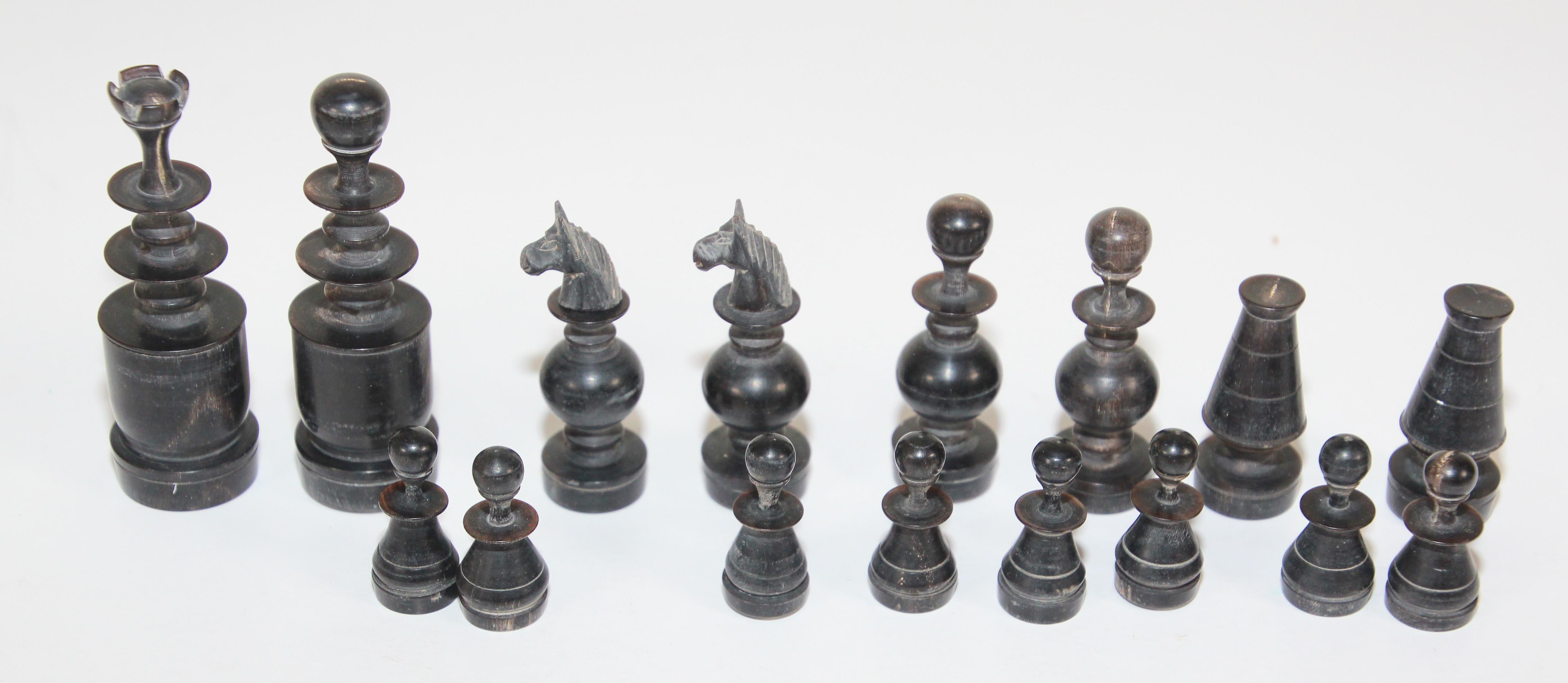 Achteckiges Schachspiel mit Hornstücken aus Mikro-Mosaik aus dem Nahen Osten im Angebot 8