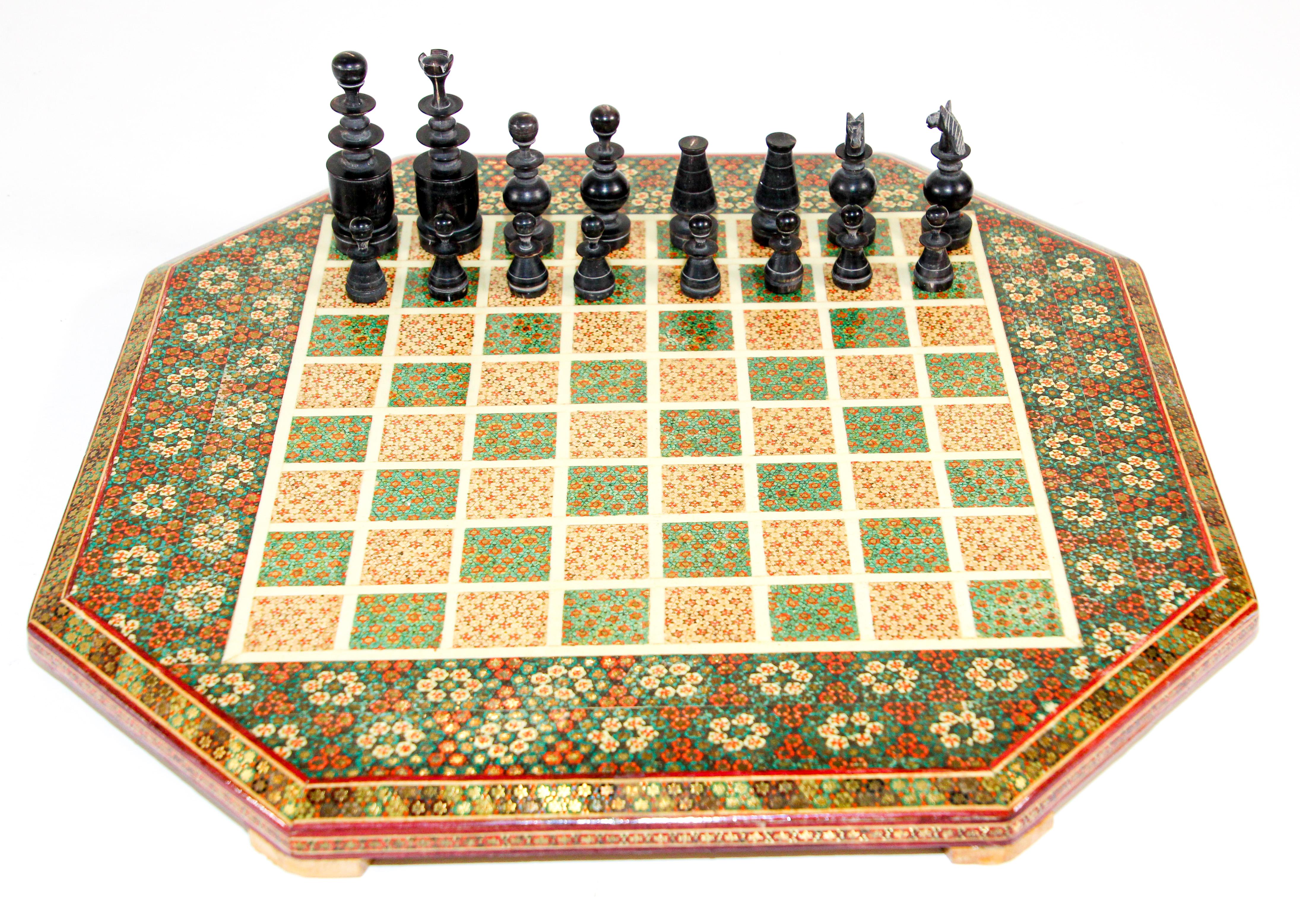 Middle Eastern Micro Mosaic Octagonal Chess Game with Horn Pieces In Good Condition For Sale In North Hollywood, CA