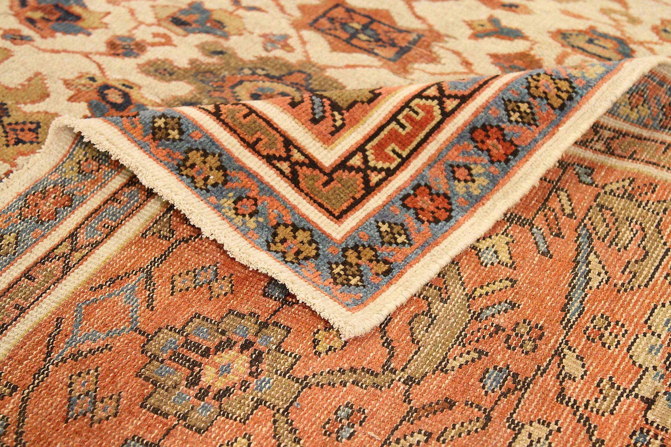 Persian Sultanabad Area Rugs Circa 1880 - 66276 Excellent état - En vente à Dallas, TX