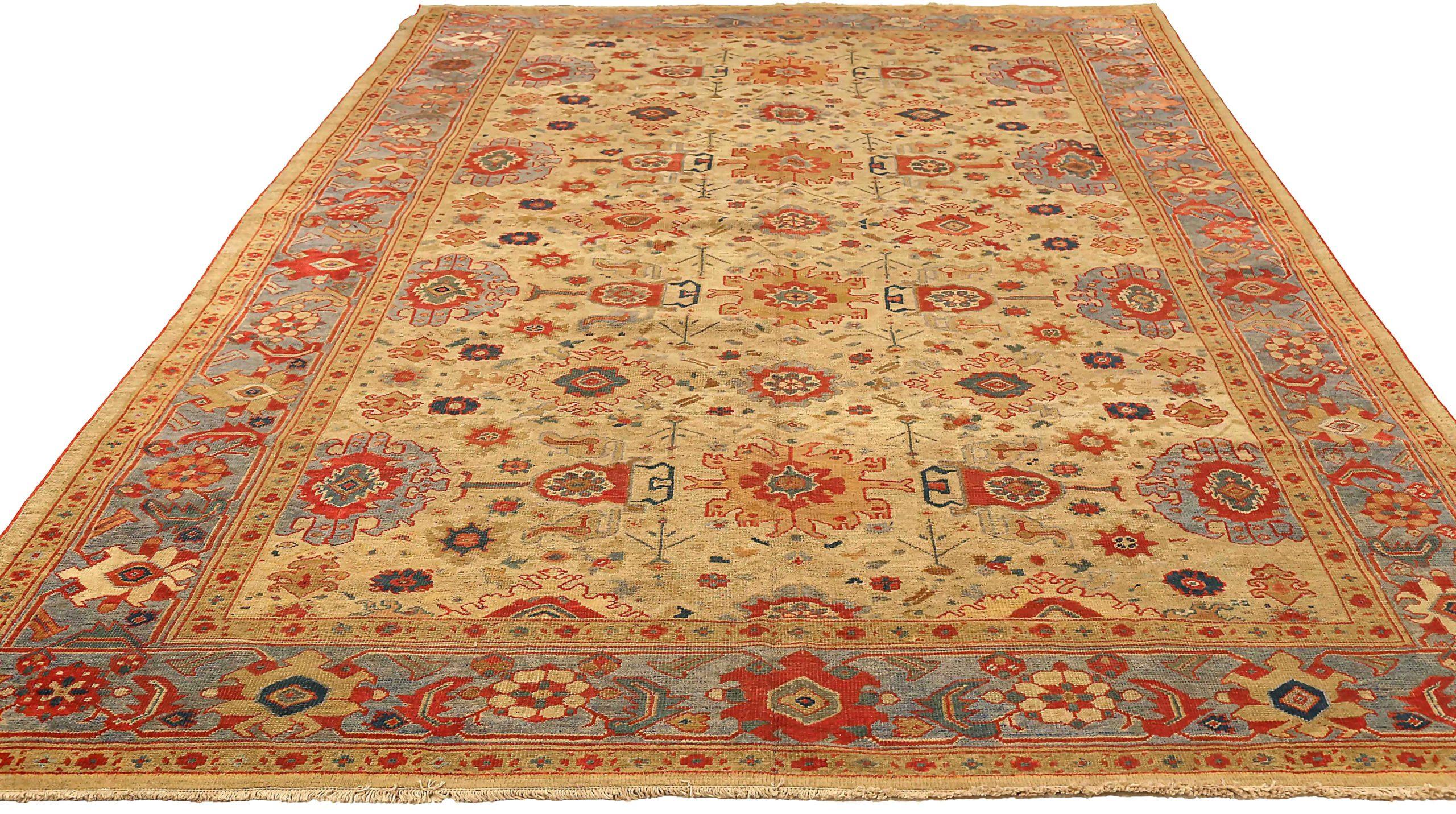 Entdecken Sie die Eleganz der persischen Sultanabad Teppiche von CIRCA 1880. Dieses exklusive Design aus Wolle und Blau-Elfenbein-Rot ist perfekt, um Ihren Raum zu verschönern.