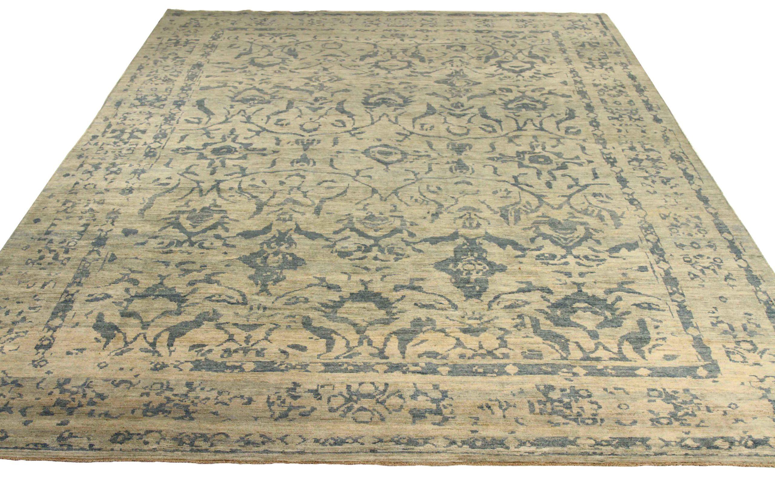 Entdecken Sie die Eleganz der persischen Sultanabad Teppiche von CIRCA 1990. Dieses exklusive Design, das mit viel Liebe zum Detail entworfen wurde, ist perfekt, um Ihren Raum zu verschönern.