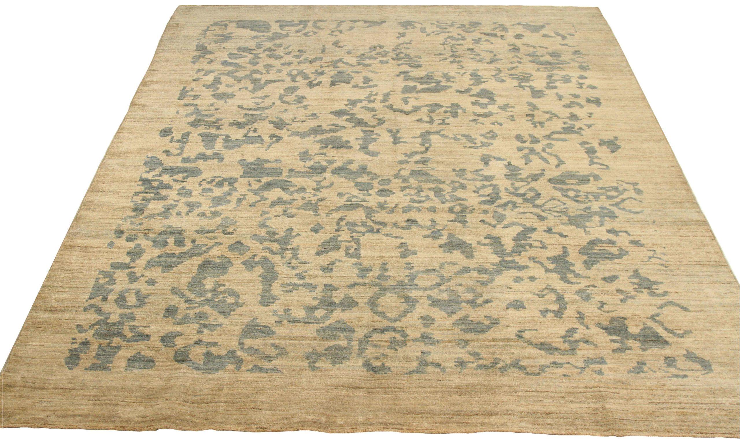 Descubre la elegancia de las alfombras persas Sultanabad Rugs de Circa 1990. Diseñado con meticulosa atención al detalle, este diseño exclusivo es perfecto para realzar tu espacio.