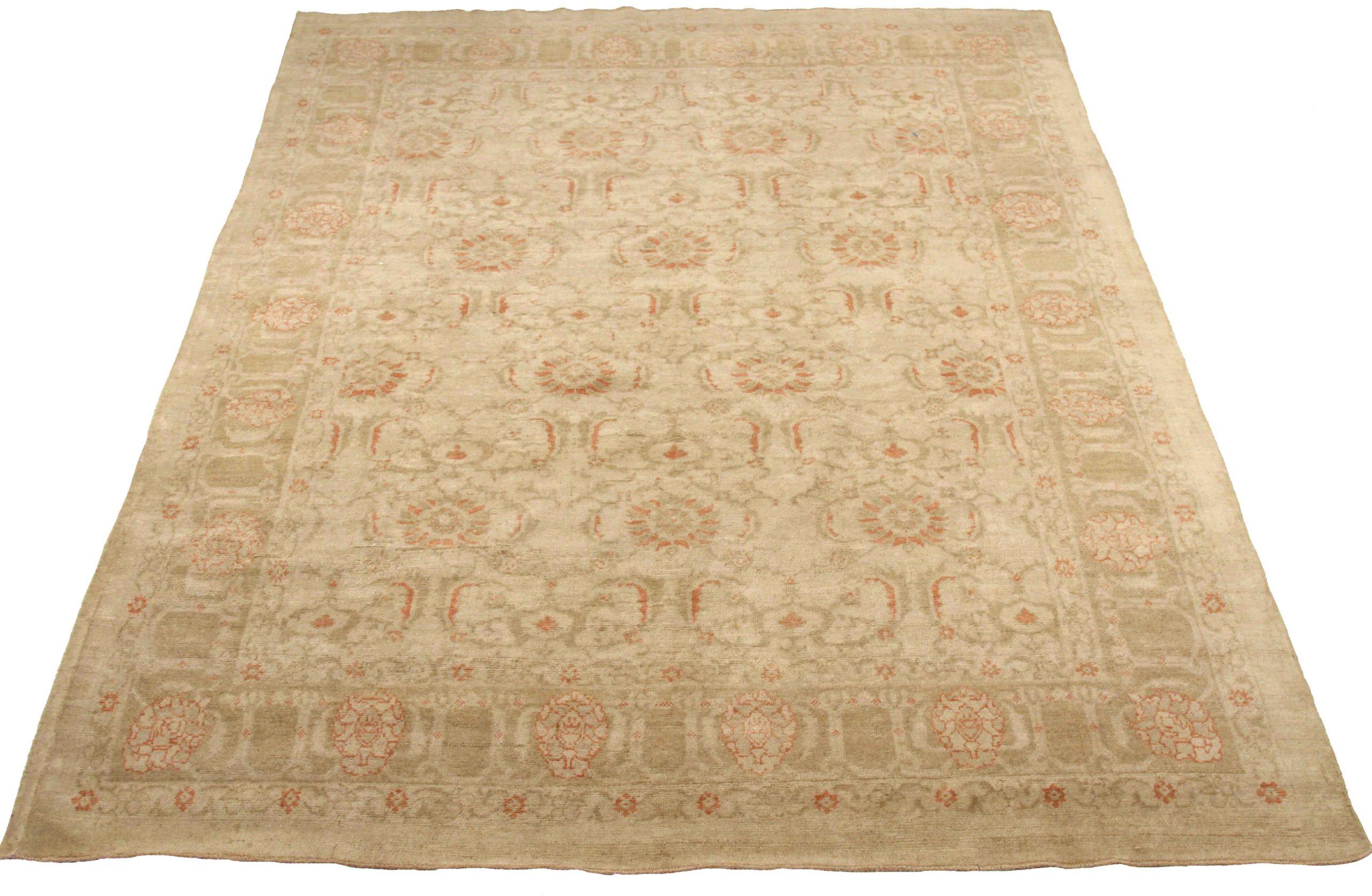Scopri l'eleganza dei Sultanabad Rugs persiani con i tappeti CIRCA del 1990. Progettato con una meticolosa attenzione ai dettagli, questo design esclusivo è perfetto per valorizzare il tuo spazio.