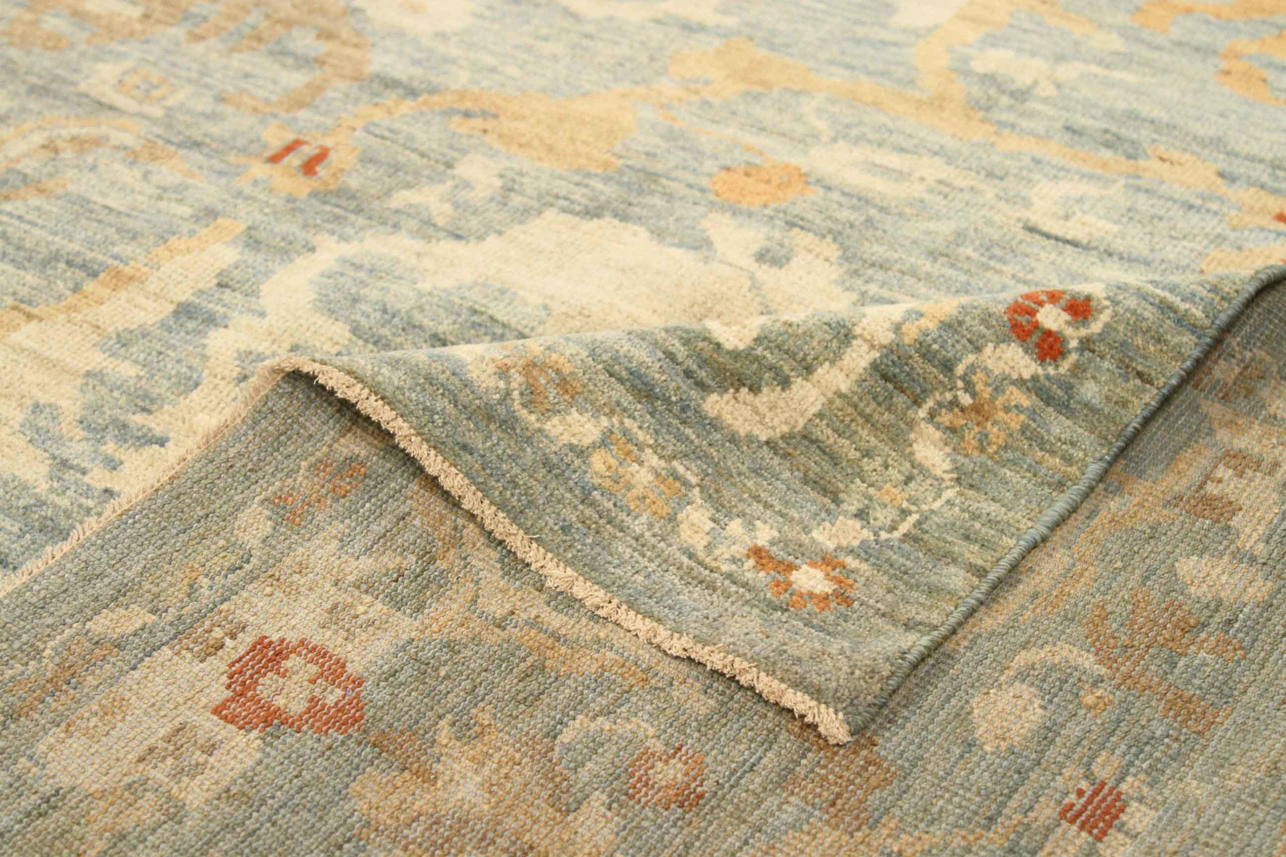 Persian Sultanabad Area Rugs Circa 1990 - 66584 Excellent état - En vente à Dallas, TX