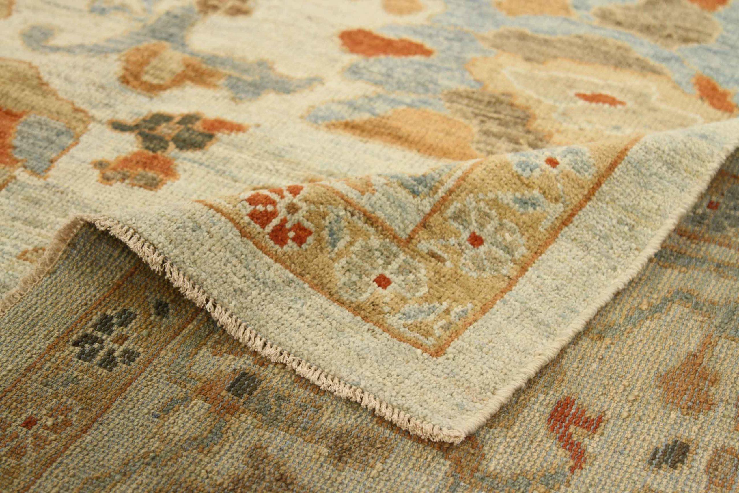 Persian Sultanabad Area Rugs Circa 1990 - 66597 Excellent état - En vente à Dallas, TX