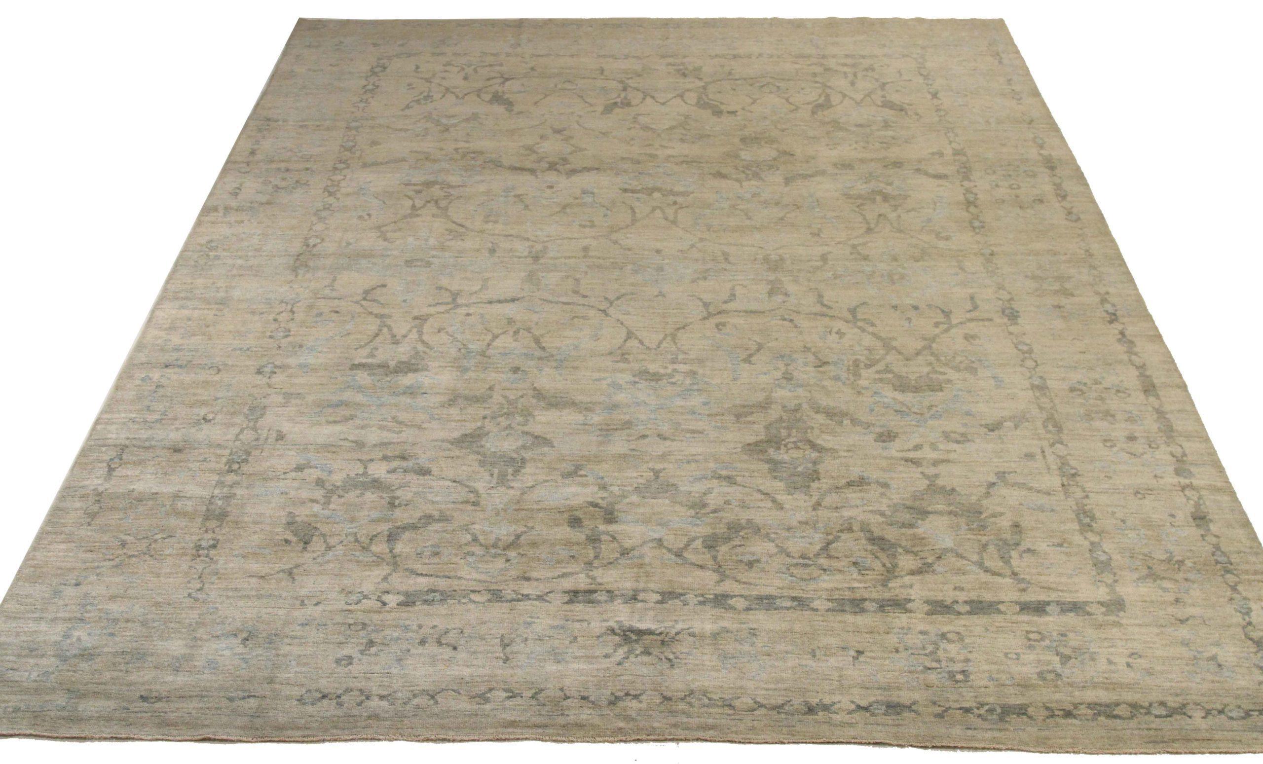 Entdecken Sie die Eleganz der persischen Sultanabad Teppiche von CIRCA 1990. Dieses exklusive Design, das mit viel Liebe zum Detail entworfen wurde, ist perfekt, um Ihren Raum zu verschönern.