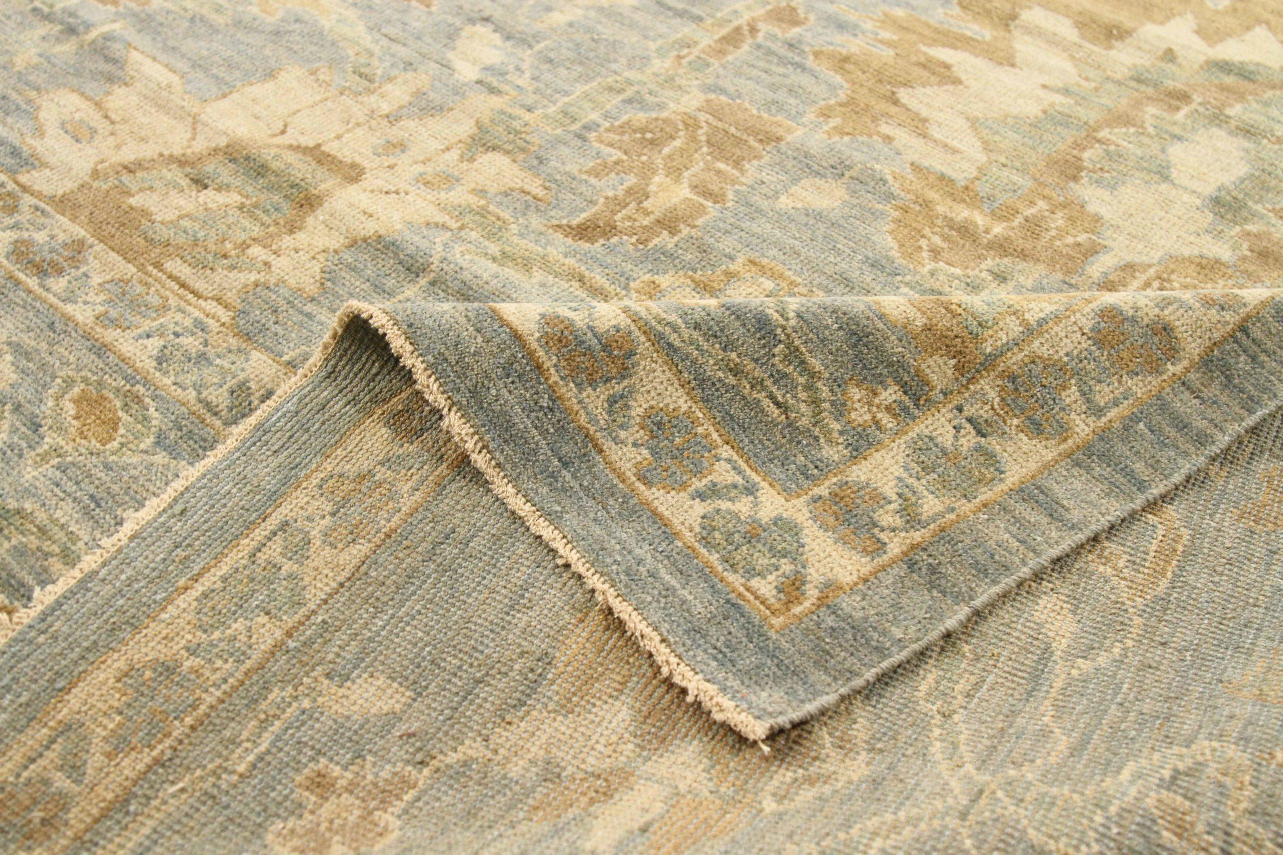 Persian Sultanabad Area Rugs Circa 1990 - 68136 In Excellent Condition For Sale In Dallas, TX