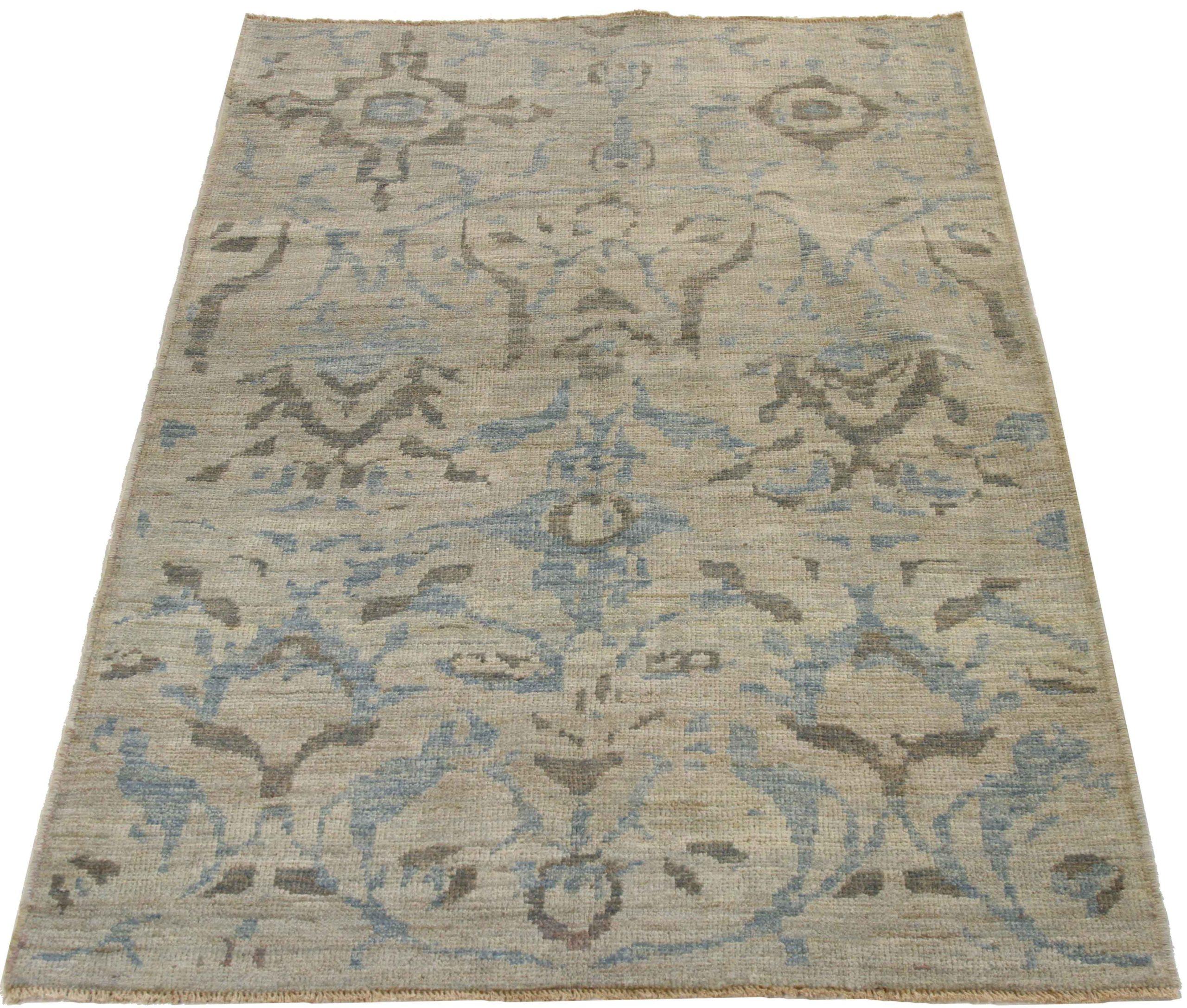Scopri l'eleganza dei Sultanabad Rugs persiani con i tappeti CIRCA del 1990. Progettato con una meticolosa attenzione ai dettagli, questo design esclusivo è perfetto per valorizzare il tuo spazio.