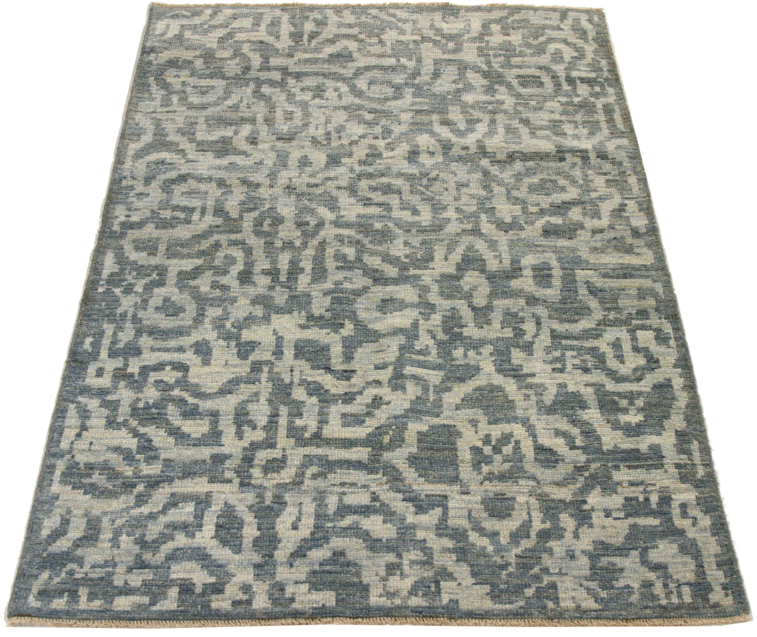 Entdecken Sie die Eleganz der persischen Sultanabad Teppiche von CIRCA 1990. Dieses exklusive Design, das mit viel Liebe zum Detail entworfen wurde, ist perfekt, um Ihren Raum zu verschönern.