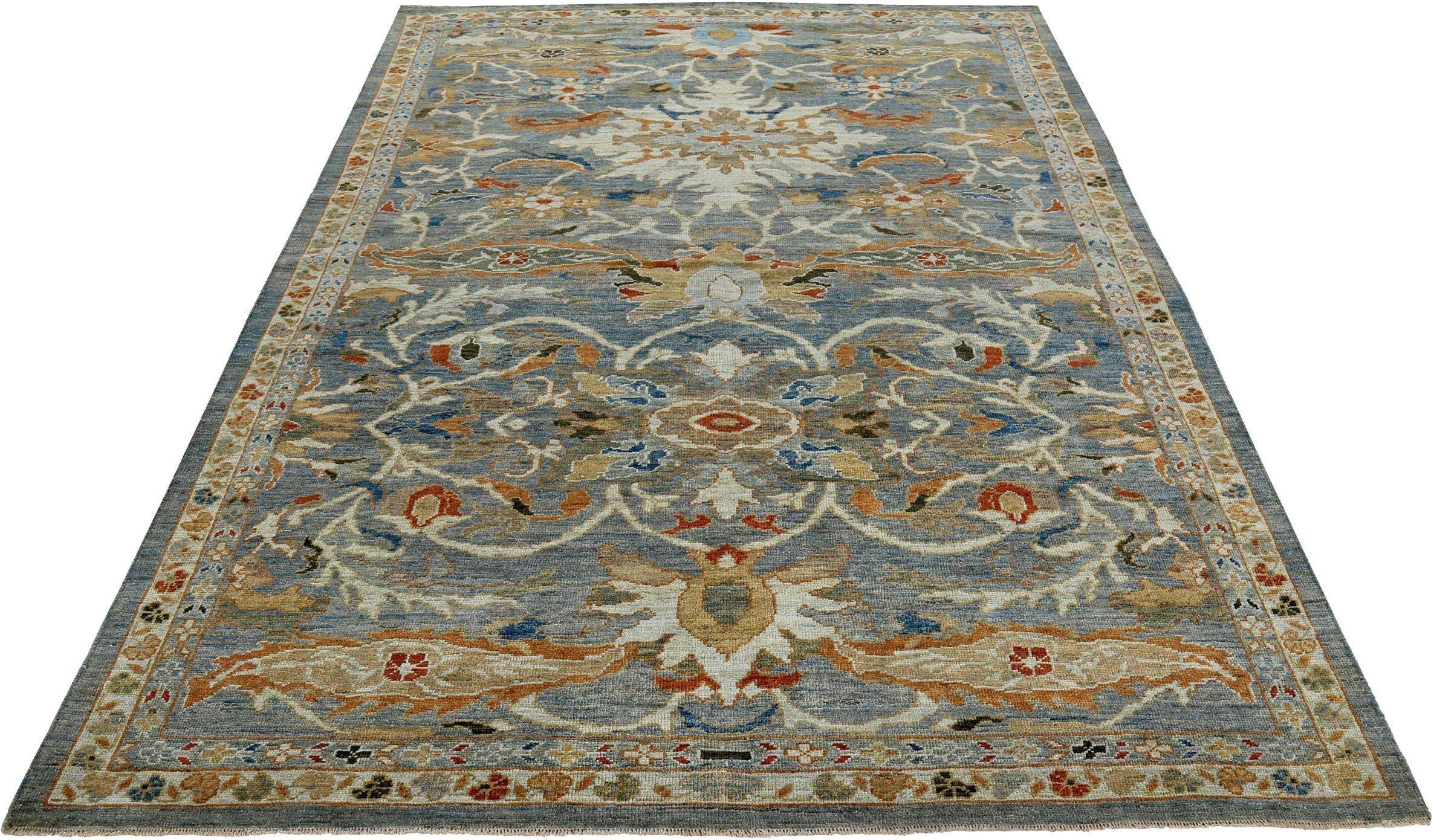 Entdecken Sie die Eleganz der persischen Sultanabad Teppiche von CIRCA 1990. Dieses exklusive Design aus Wolle und BlauGrauElfenbein ist perfekt, um Ihren Raum zu verschönern.