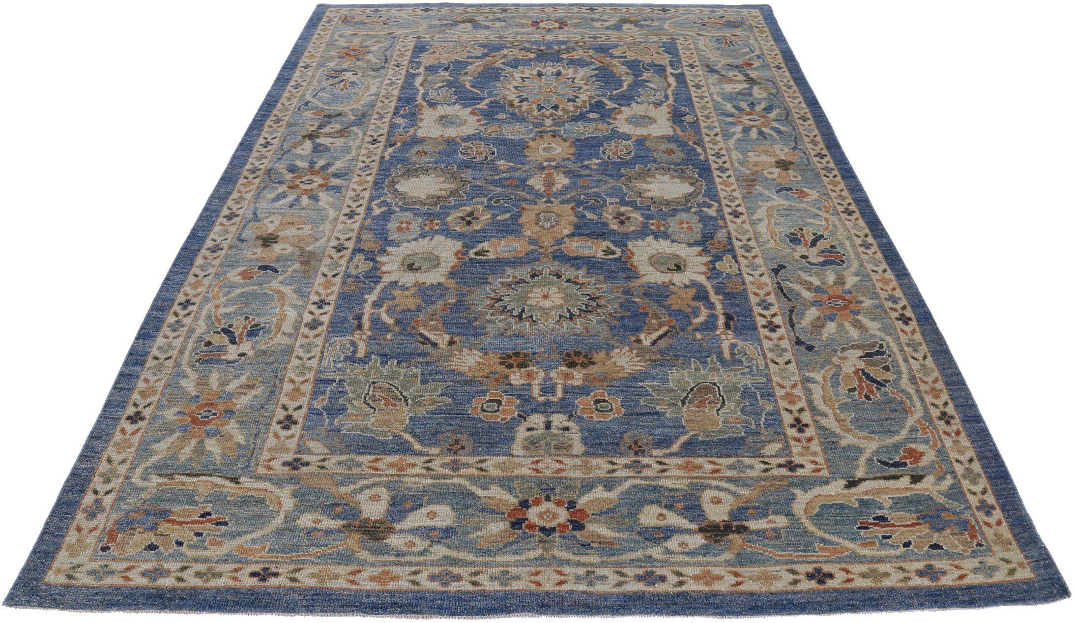 Entdecken Sie die Eleganz der persischen Sultanabad Teppiche von CIRCA 1990. Dieses exklusive Design aus Wolle und Blau-Elfenbein eignet sich perfekt, um Ihren Raum zu verschönern.