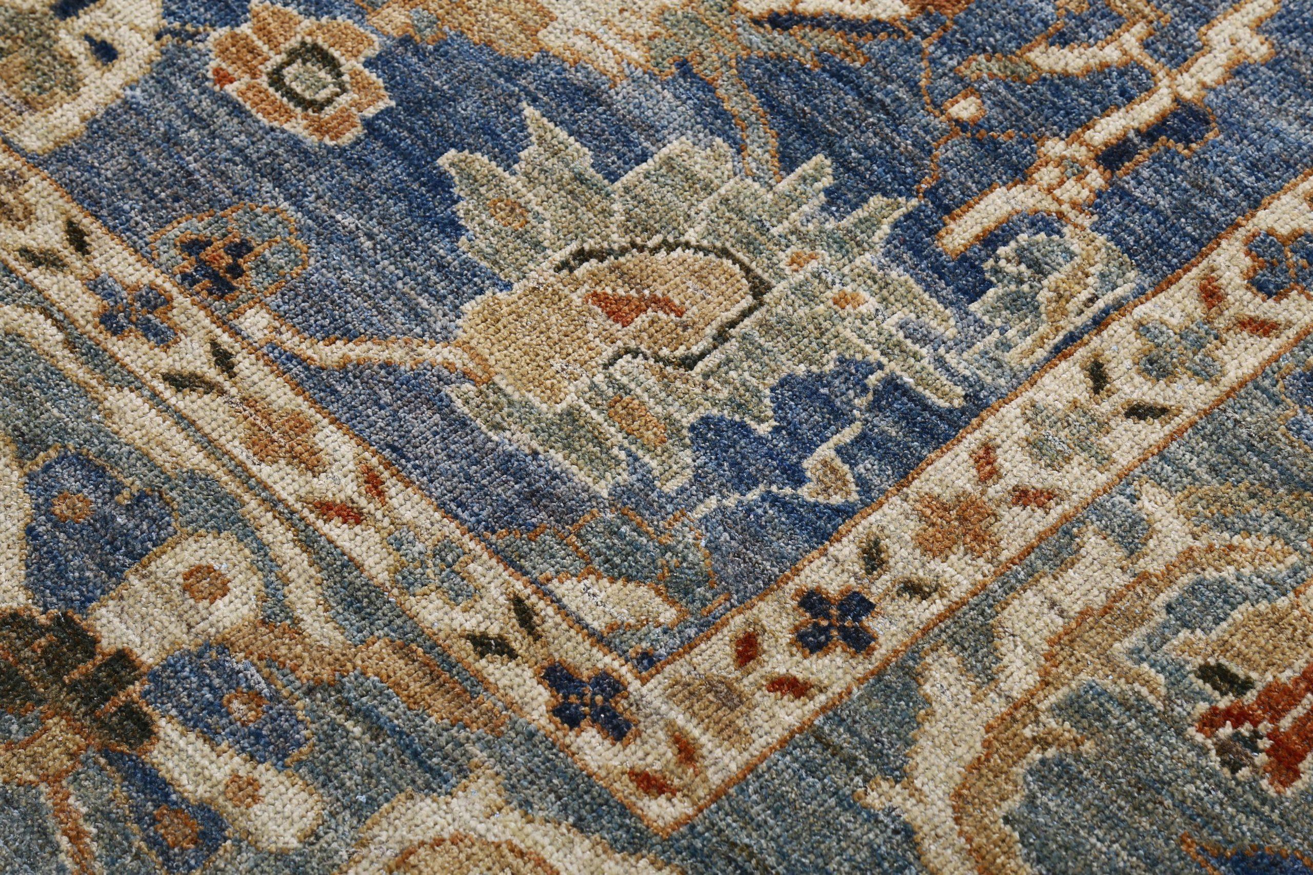 Tappeti persiani Sultanabad Rugs Circa 1990 - Lana Blu Avorio Design - 89541 In condizioni ottime in vendita a Dallas, TX