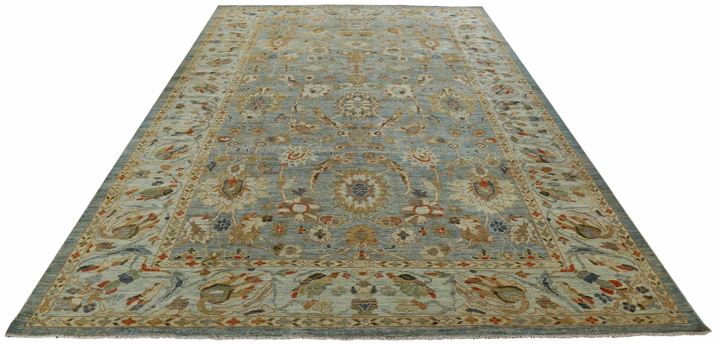 Entdecken Sie die Eleganz der persischen Sultanabad Teppiche von CIRCA 1990. Dieses exklusive Design aus Wolle und BraunGrauElfenbein ist perfekt, um Ihren Raum zu verschönern.