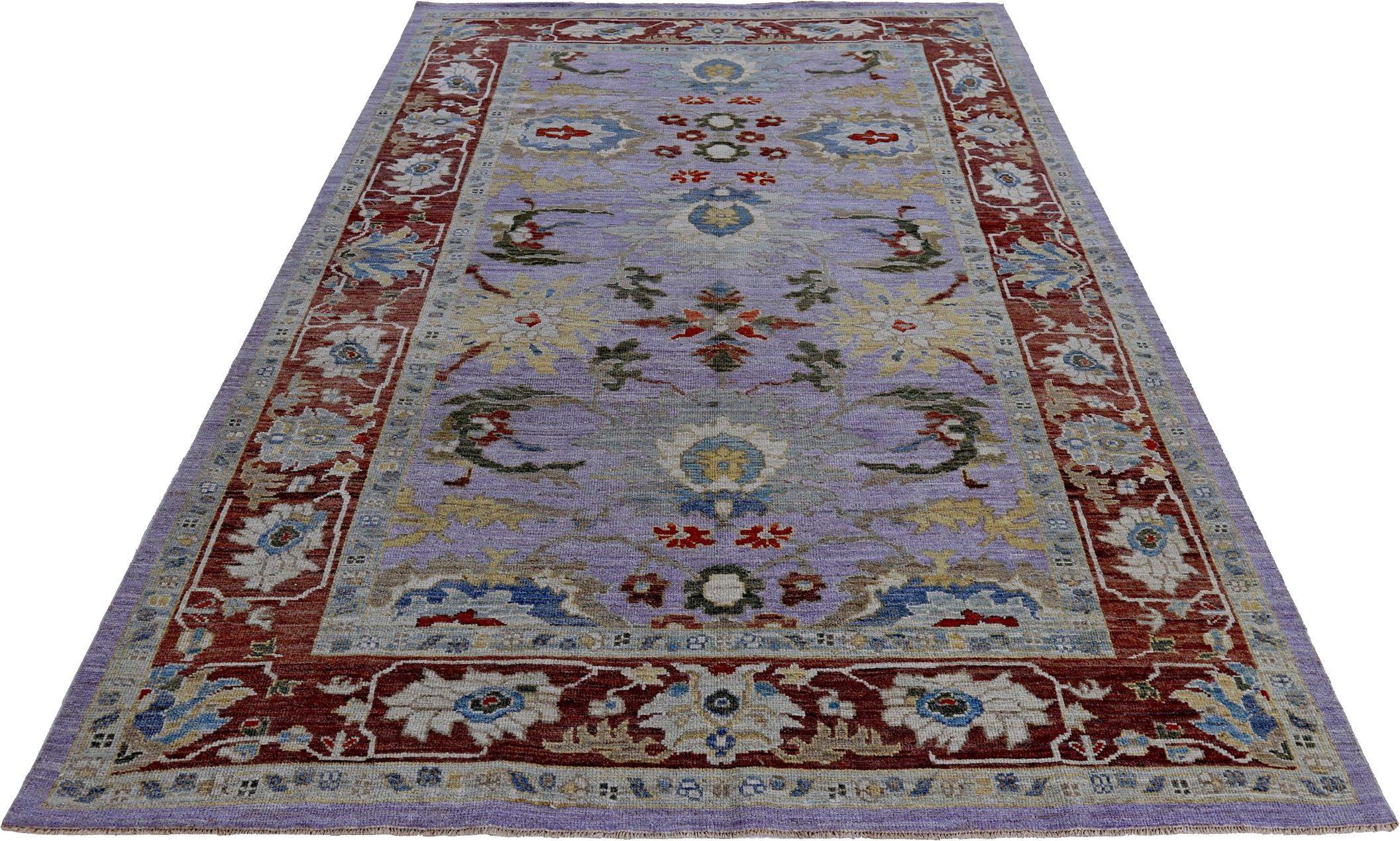 Découvrez l'élégance des tapis persans Sultanabad de Circa 1990. Conçu avec de la laine et du PurpelRedYellow, ce design exclusif est parfait pour mettre en valeur votre espace.