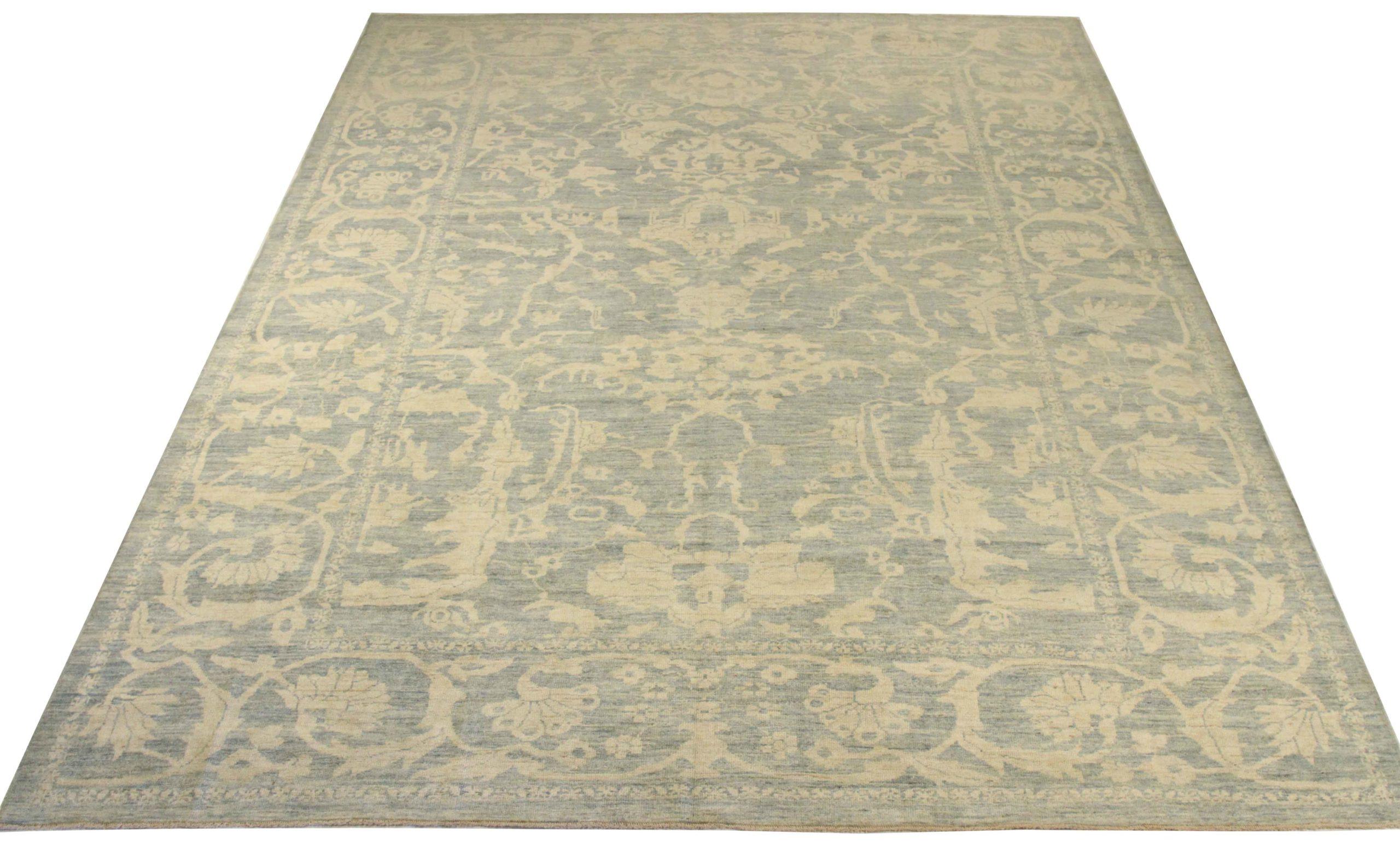 Scopri l'eleganza dei Sultanabad Rugs persiani. Progettato con una meticolosa attenzione ai dettagli, questo design esclusivo è perfetto per valorizzare il tuo spazio.