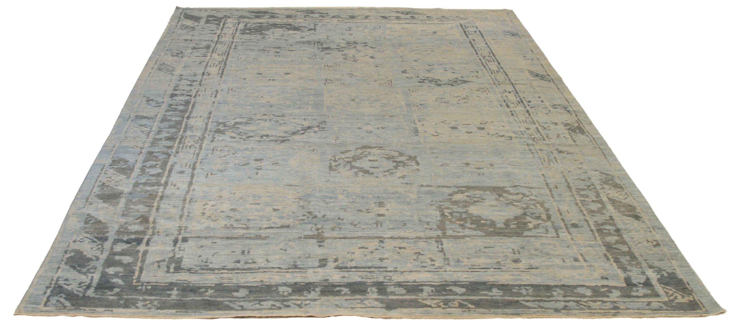 Scopri l'eleganza dei Sultanabad Rugs persiani. Progettato con una meticolosa attenzione ai dettagli, questo design esclusivo è perfetto per valorizzare il tuo spazio.