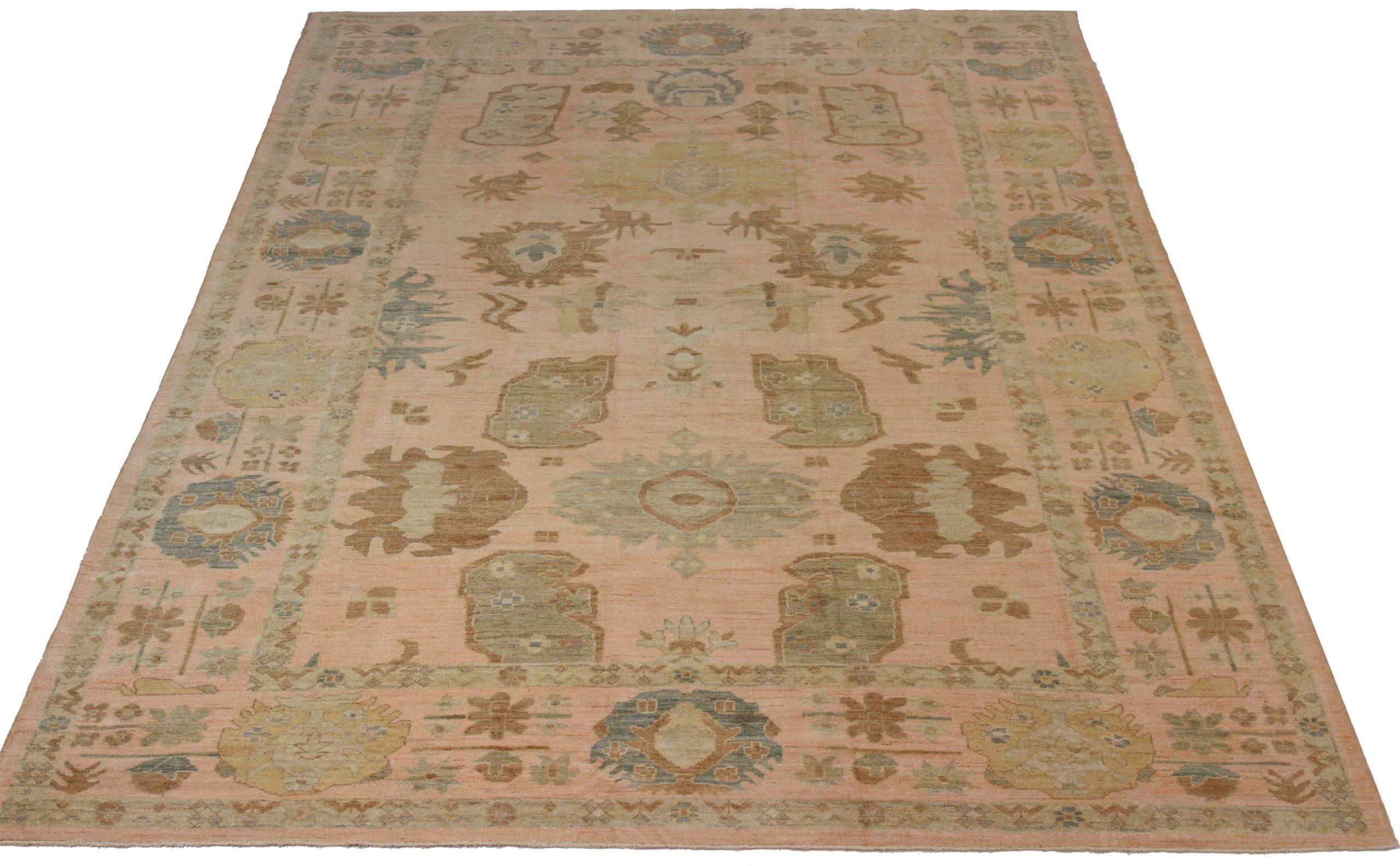 Scopri l'eleganza dei Sultanabad Rugs persiani. Progettato con una meticolosa attenzione ai dettagli, questo design esclusivo è perfetto per valorizzare il tuo spazio.
