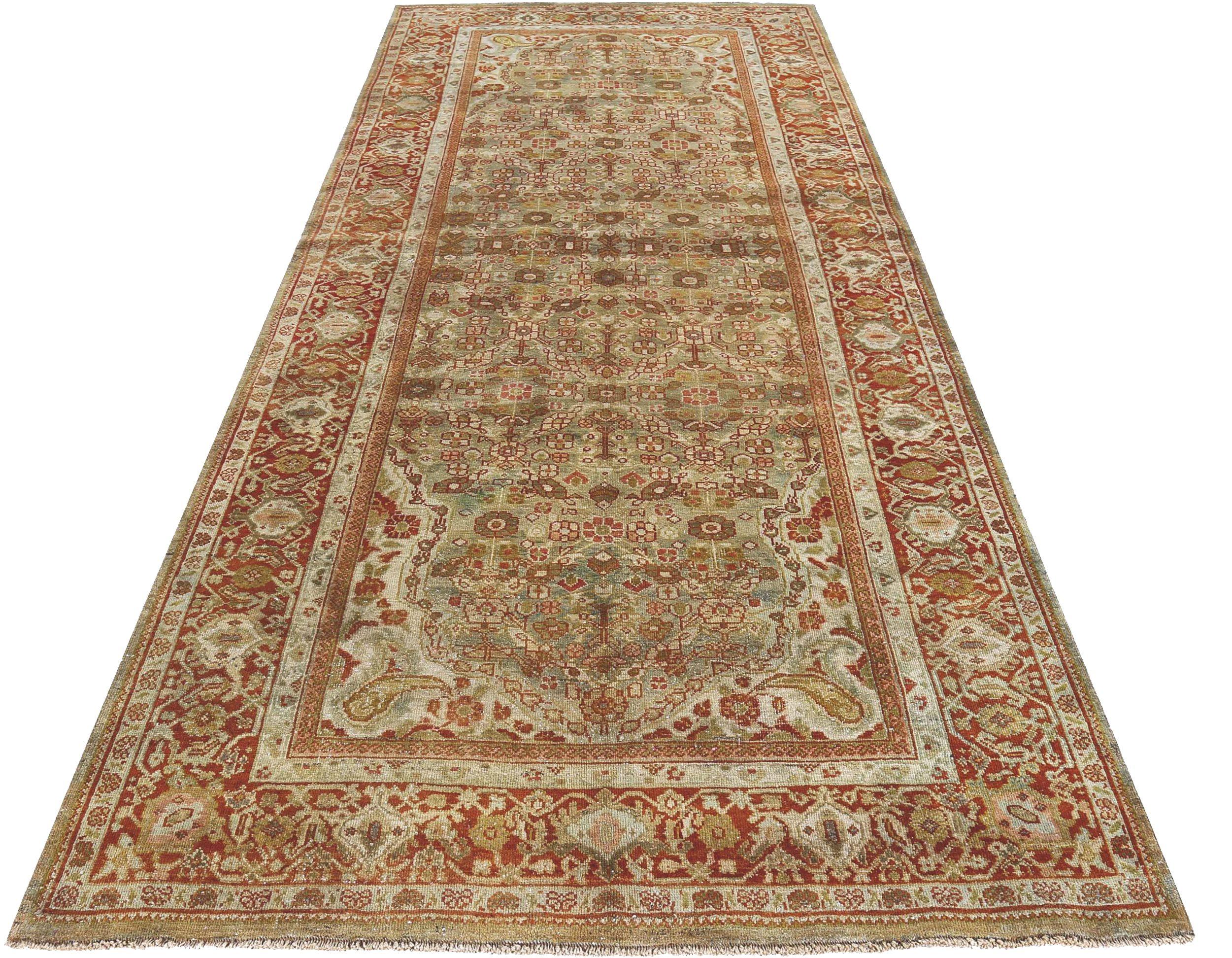 Entdecken Sie die Eleganz der persischen Sultanabad Teppiche von CIRCA 1880. Dieses exklusive Design aus Wolle und GreenIvoryRed ist perfekt, um Ihren Raum zu verschönern.