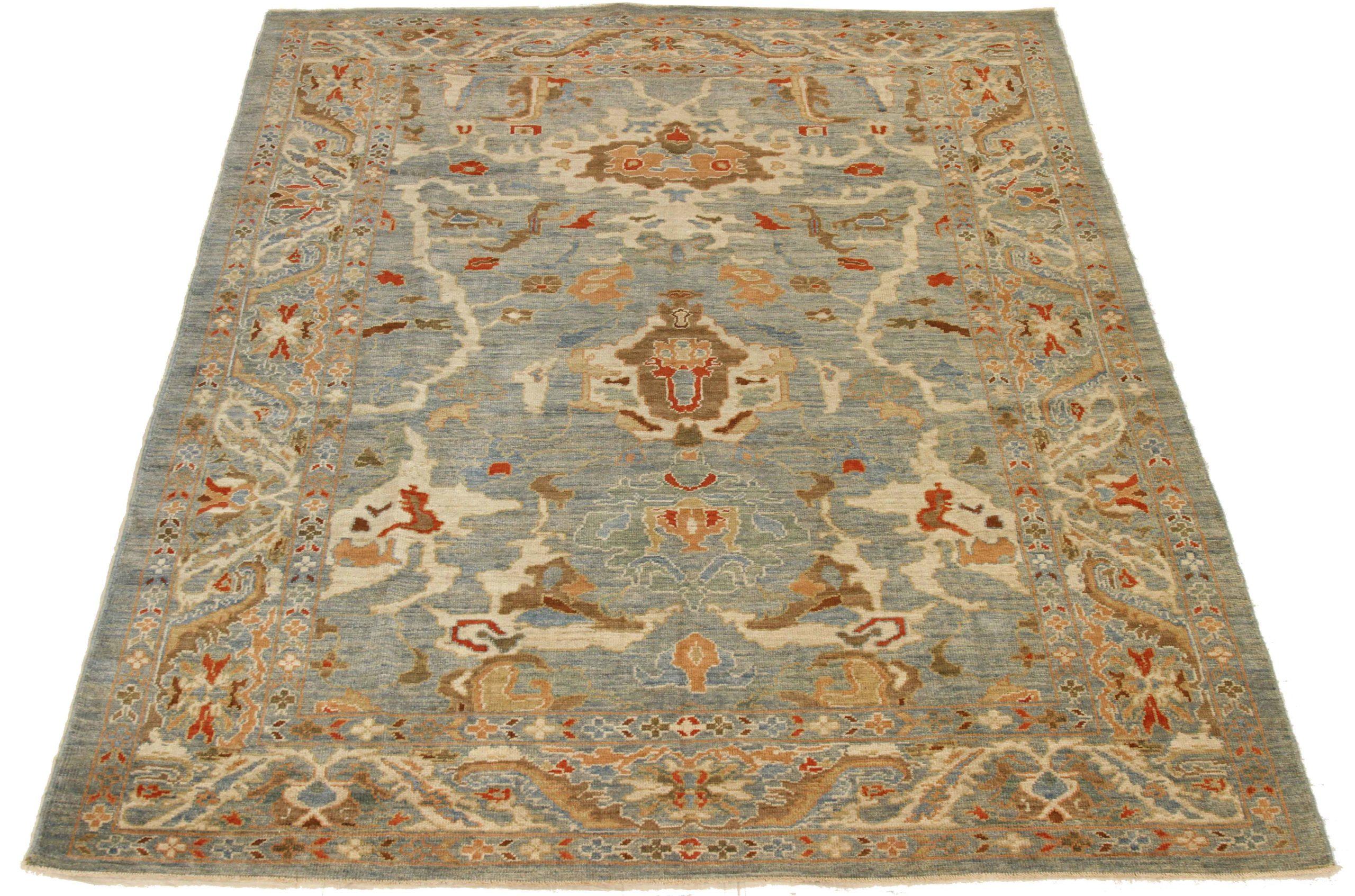 Descubre la elegancia del Sultanabad persa con su bella artesanía de Circa 1990. Diseñado con meticulosa atención al detalle, este diseño exclusivo es perfecto para realzar tu espacio.