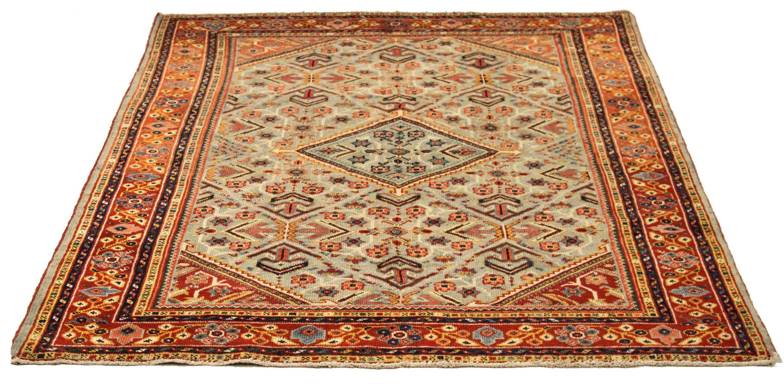 Scopri l'eleganza del Sultanabad persiano, caratterizzato da una splendida lavorazione artigianale. Progettato con una meticolosa attenzione ai dettagli, questo design esclusivo è perfetto per valorizzare il tuo spazio.