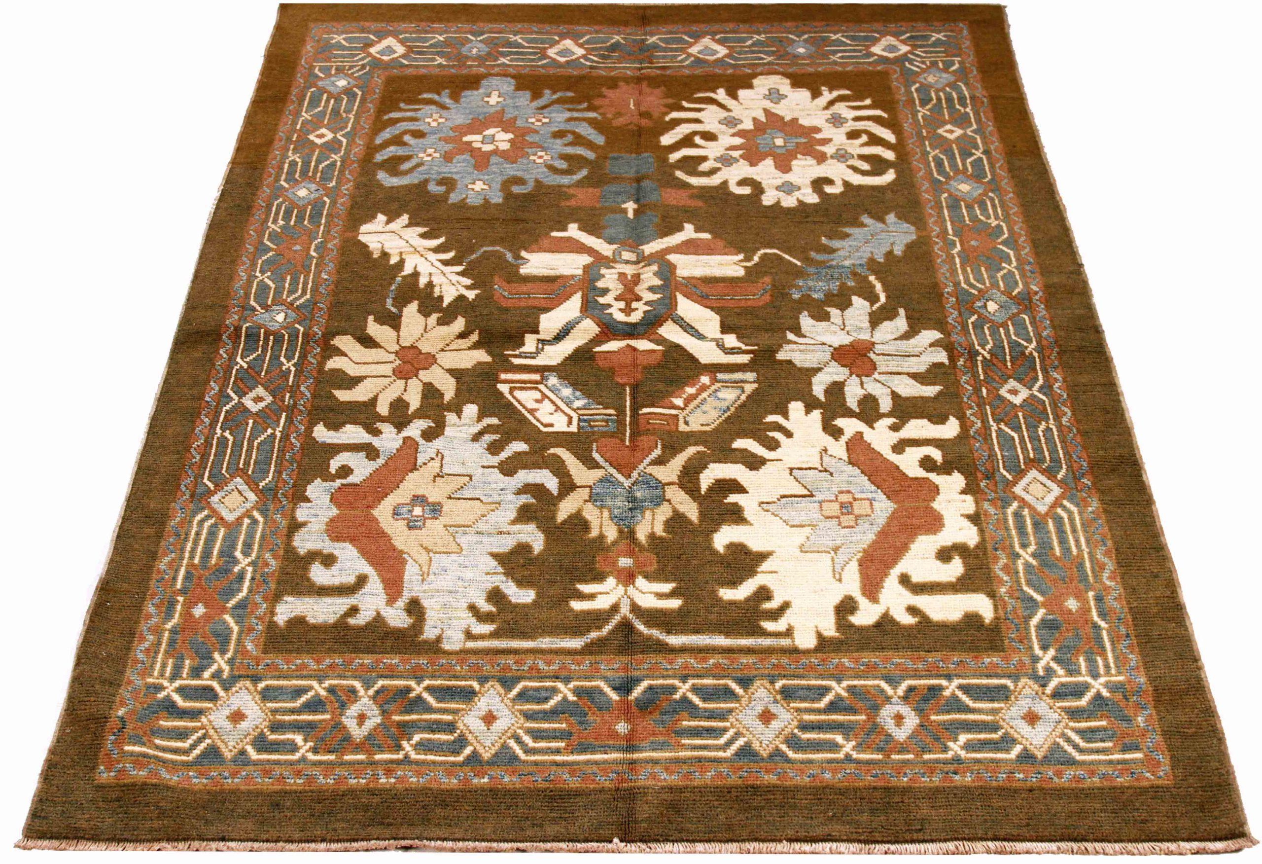 Scopri l'eleganza del Sultanabad persiano, caratterizzato da una splendida lavorazione artigianale. Progettato con una meticolosa attenzione ai dettagli, questo design esclusivo è perfetto per valorizzare il tuo spazio.