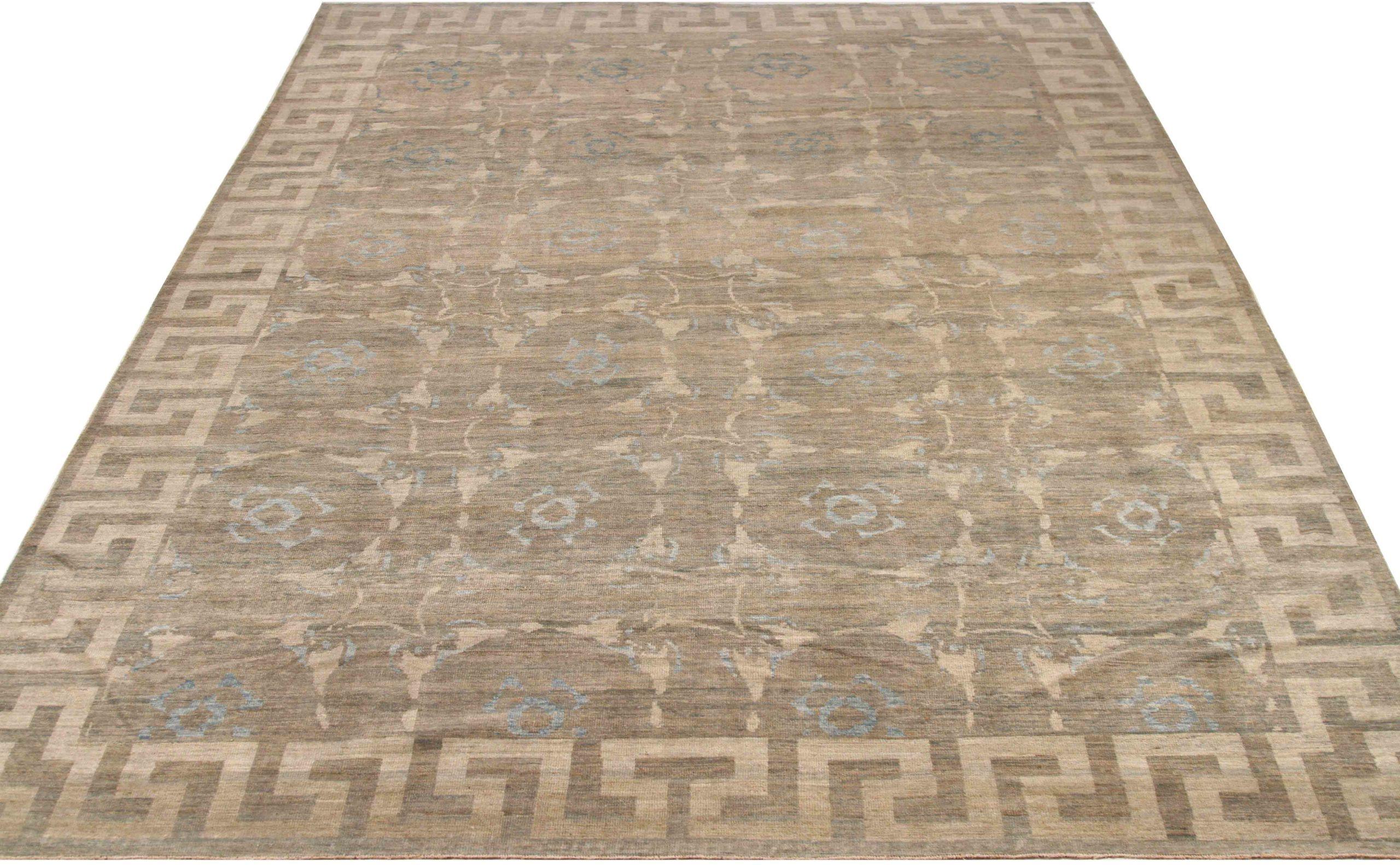 Discover the elegance of Persian Sultanabad featuring beautiful craftsmanship. Designed with meticulous attention to detail, this exclusive design is perfect for enhancing your space.
