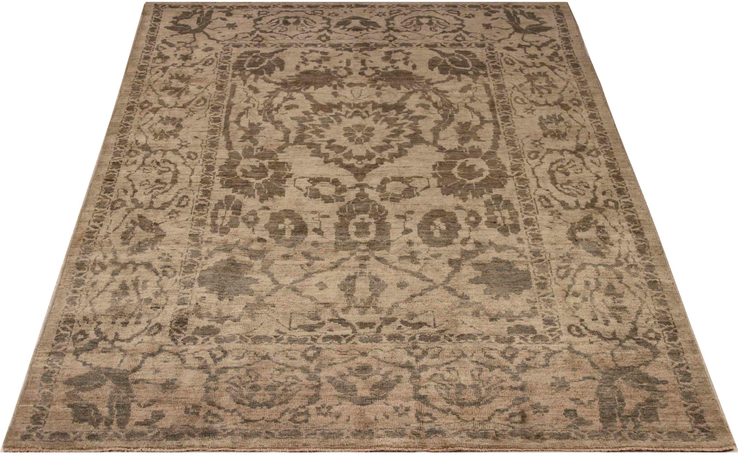 Descubre la elegancia del Sultanabad persa con su bella artesanía. Diseñado con meticulosa atención al detalle, este diseño exclusivo es perfecto para realzar tu espacio.