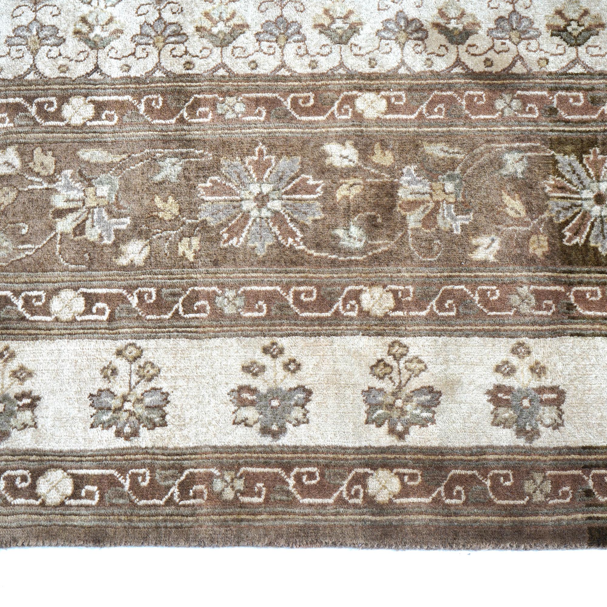 Laine Tapis persan oriental en laine de Sultanabad avec motif floral sur toute sa surface 20e siècle en vente