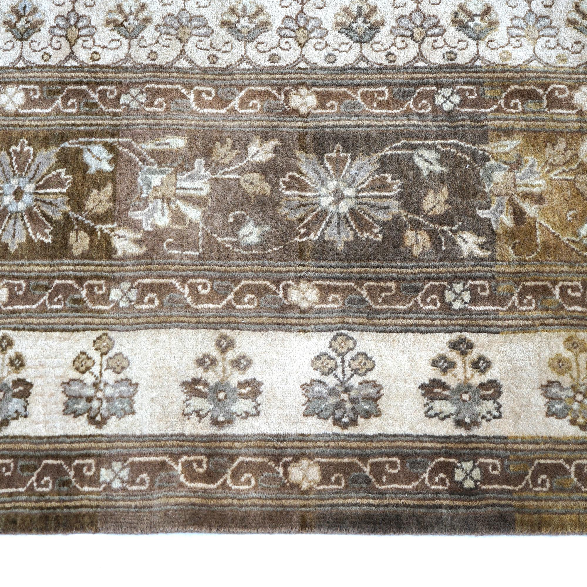 Tapis persan oriental en laine de Sultanabad avec motif floral sur toute sa surface 20e siècle en vente 2