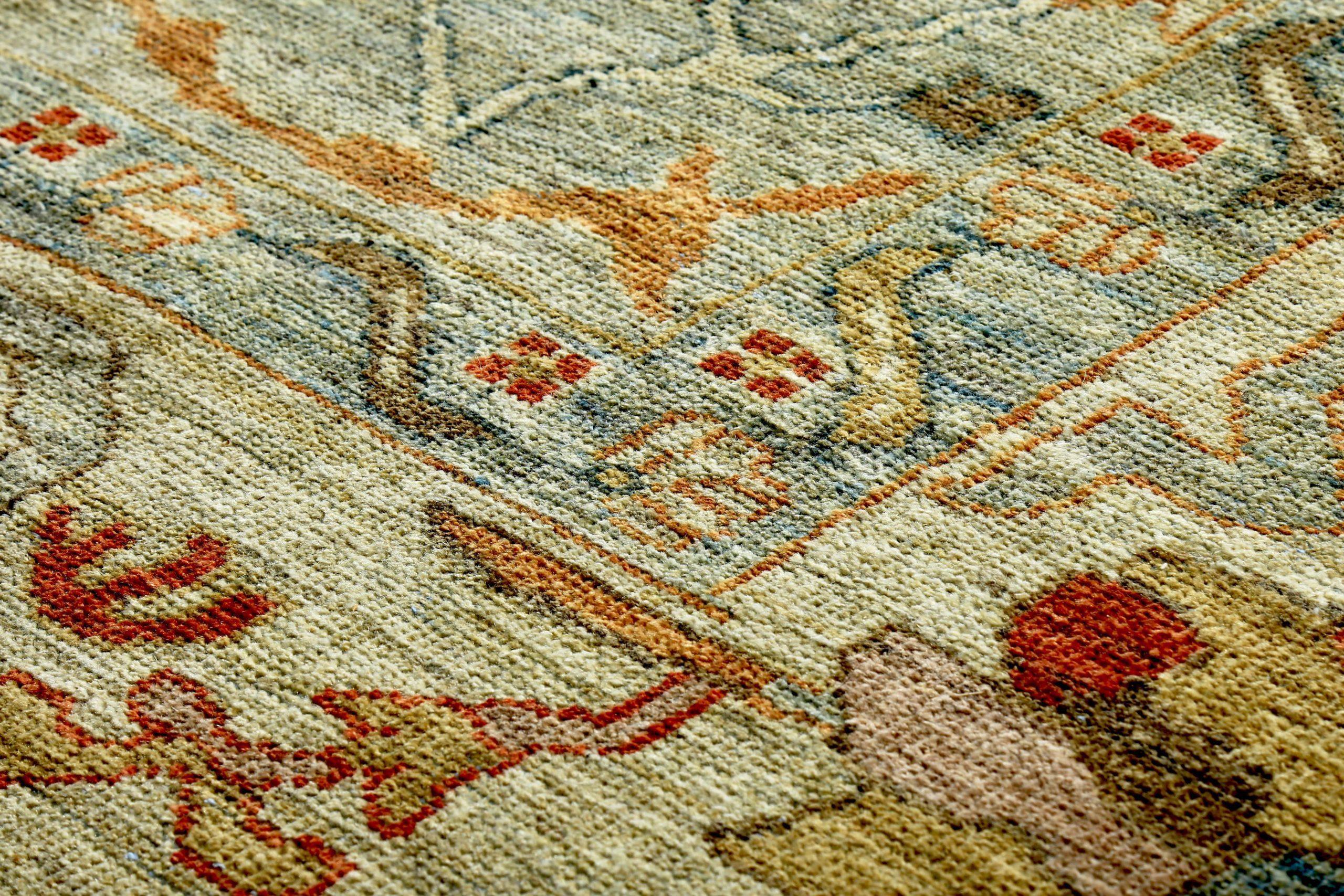 Persischer Sultanabad Over Size-Teppich aus Wolle in Übergröße Circa 1990 - Elfenbein, Hellblau, Rot, 89366 (20. Jahrhundert) im Angebot