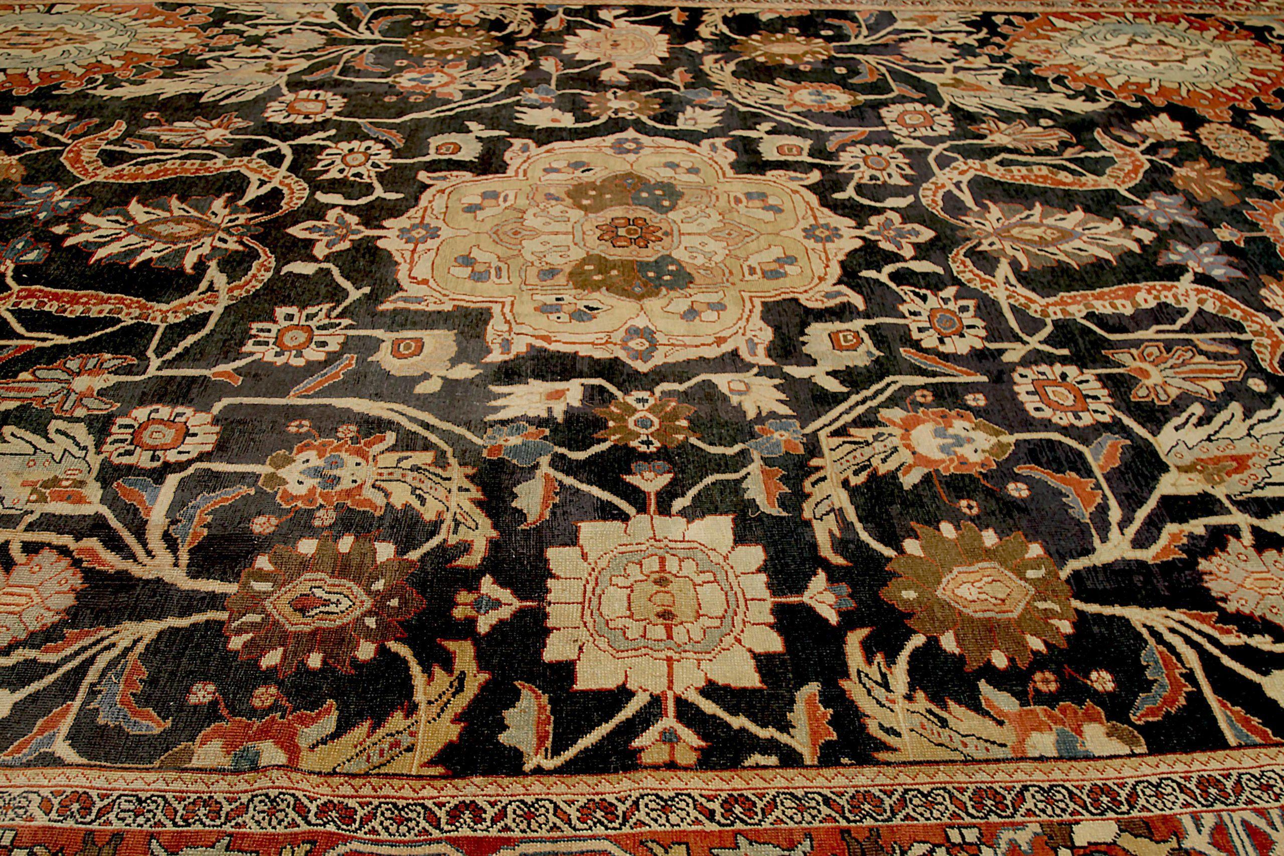 Persischer Sultanabad-Teppich in Übergröße aus Wolle in Elfenbein, Marineblau, Blau und Rot - 92123 (Irakisch) im Angebot