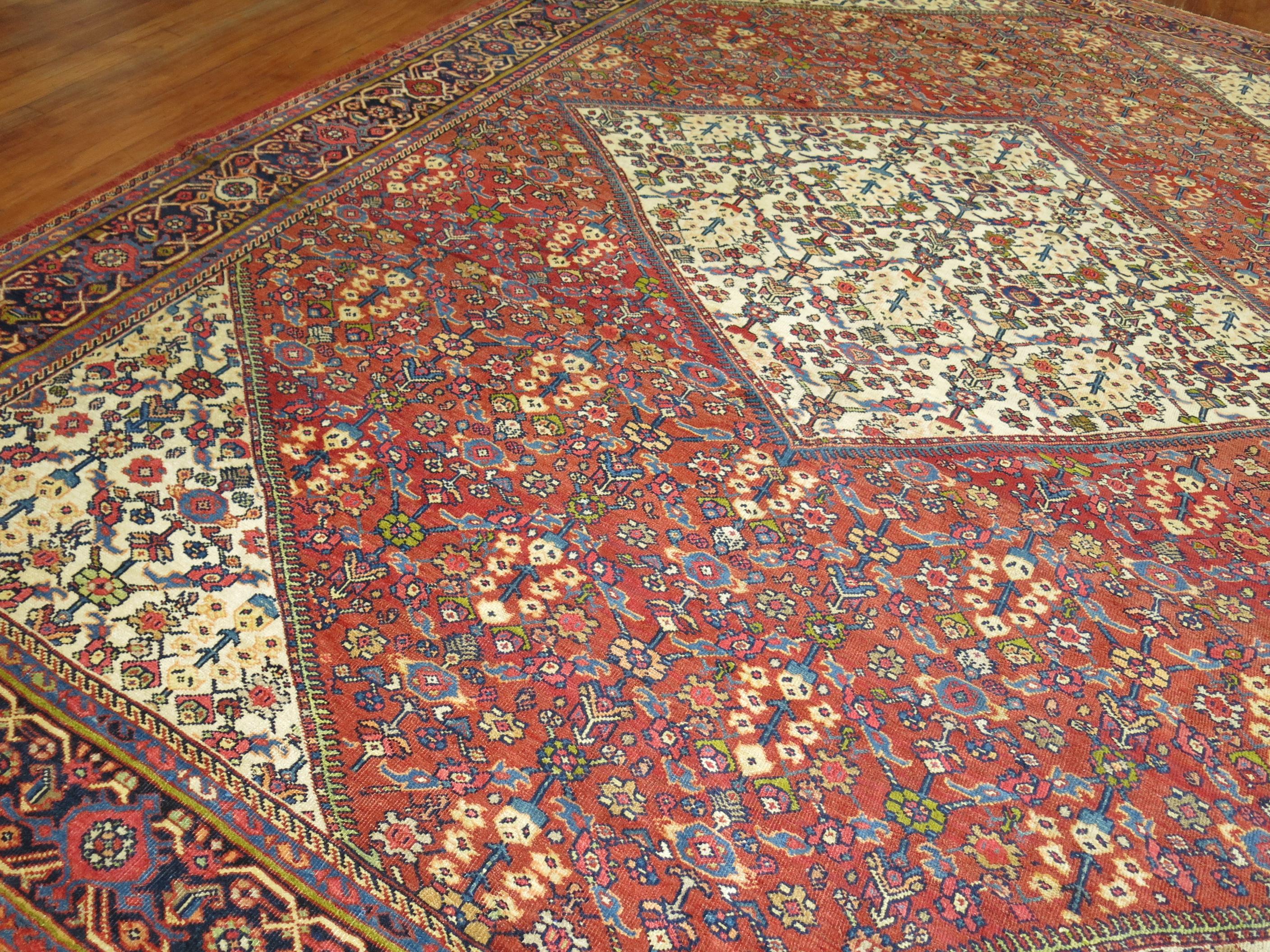 Antique Persian Mahal Rug  In Good Condition For Sale In New York, NY