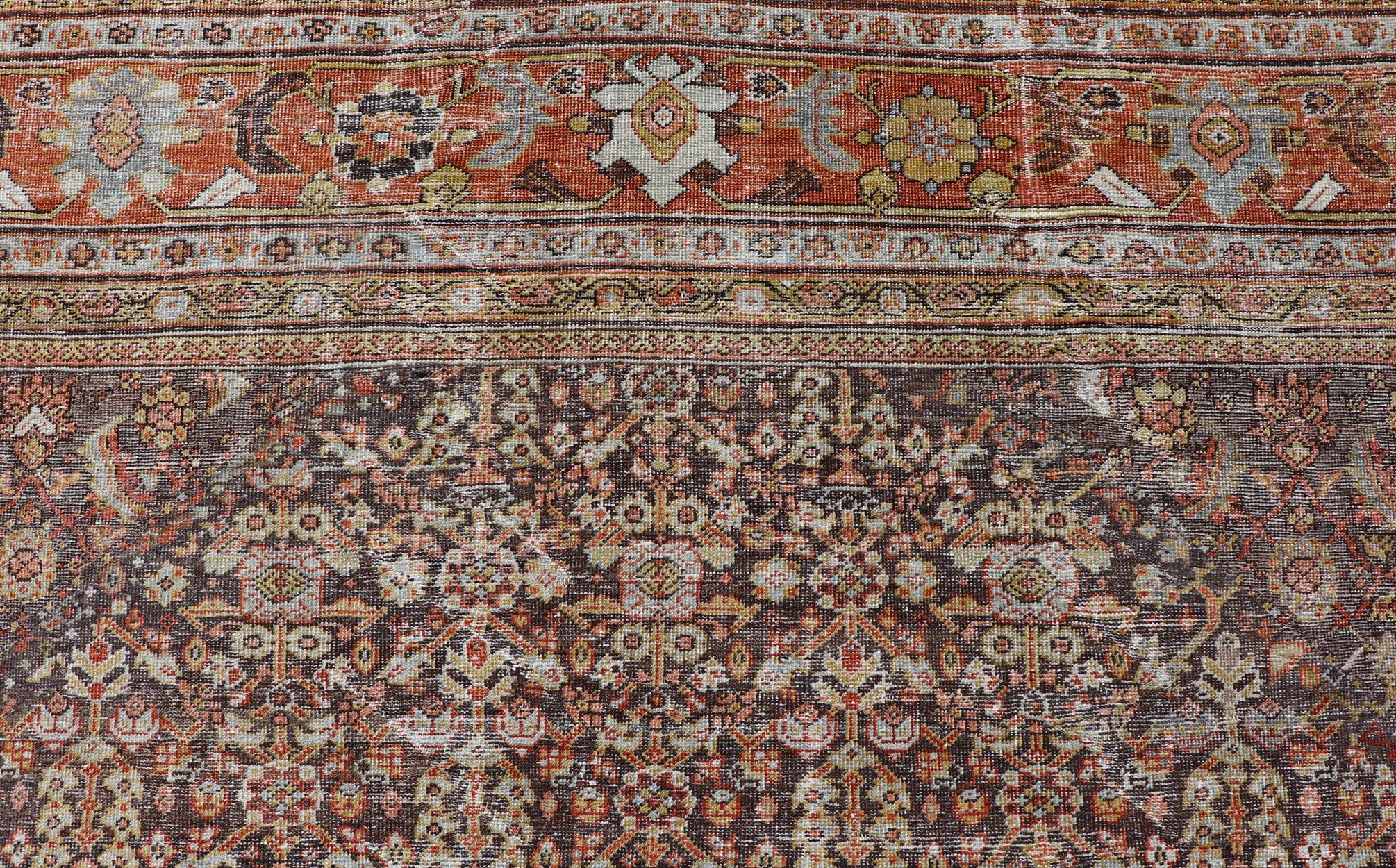 Persischer Sultanabad-Teppich mit All-Over-Design mit Medaillon in Braun und Rot  (Handgeknüpft) im Angebot