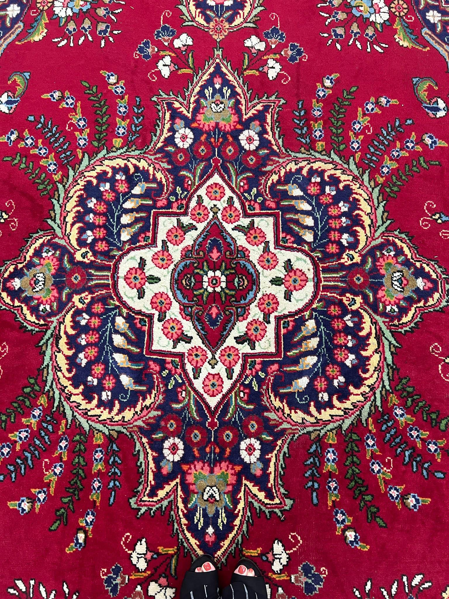 10' x 13' Persian Tabriz Area Rug  In Good Condition For Sale In Palm Beach Gardens, FL