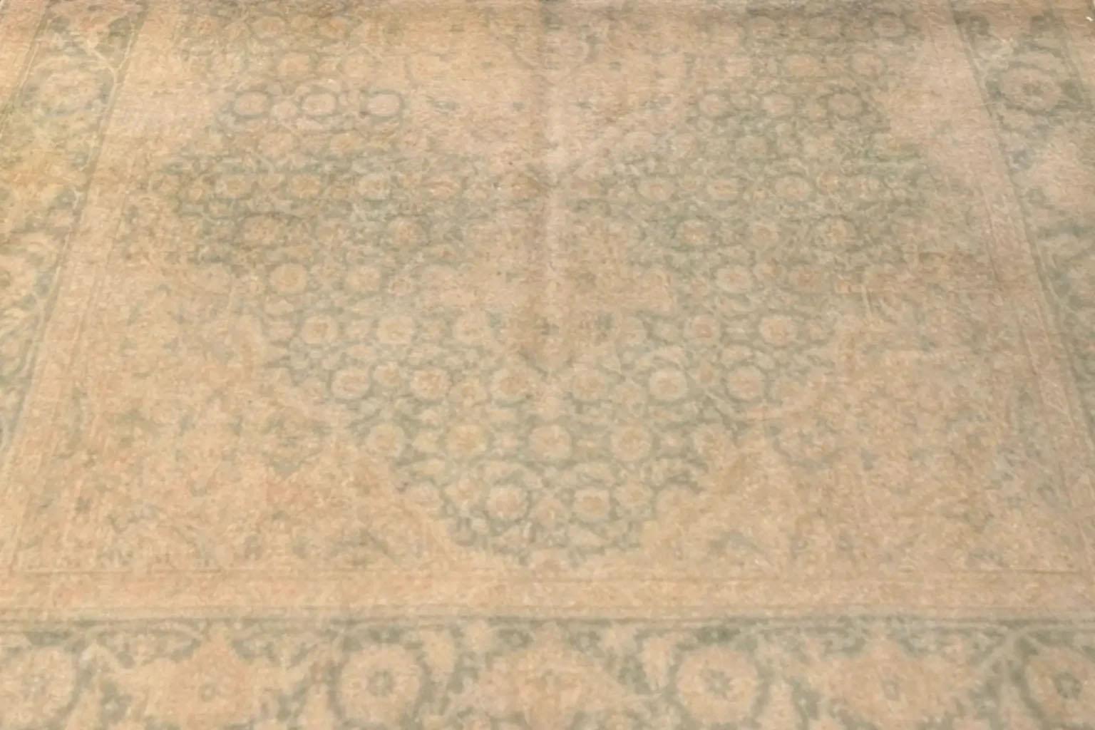 20ième siècle Persian Tabriz Area Rugs  Antique  Brown Green Ivory en vente
