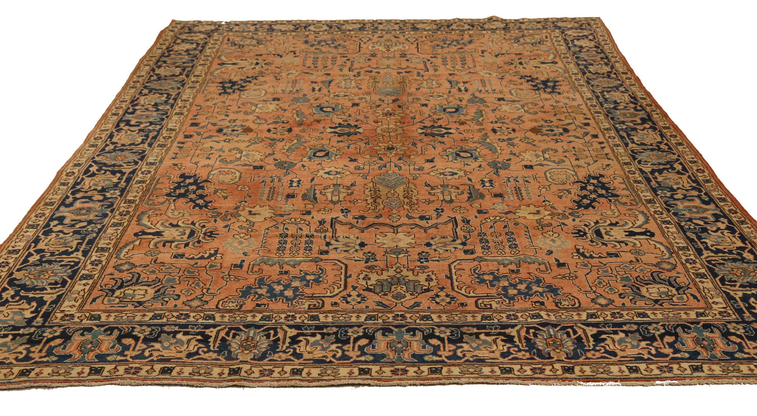 Entdecken Sie die Eleganz des persischen Täbris mit Teppichen um 1880. Dieses exklusive Design, das mit viel Liebe zum Detail entworfen wurde, ist perfekt, um Ihren Raum zu verschönern.