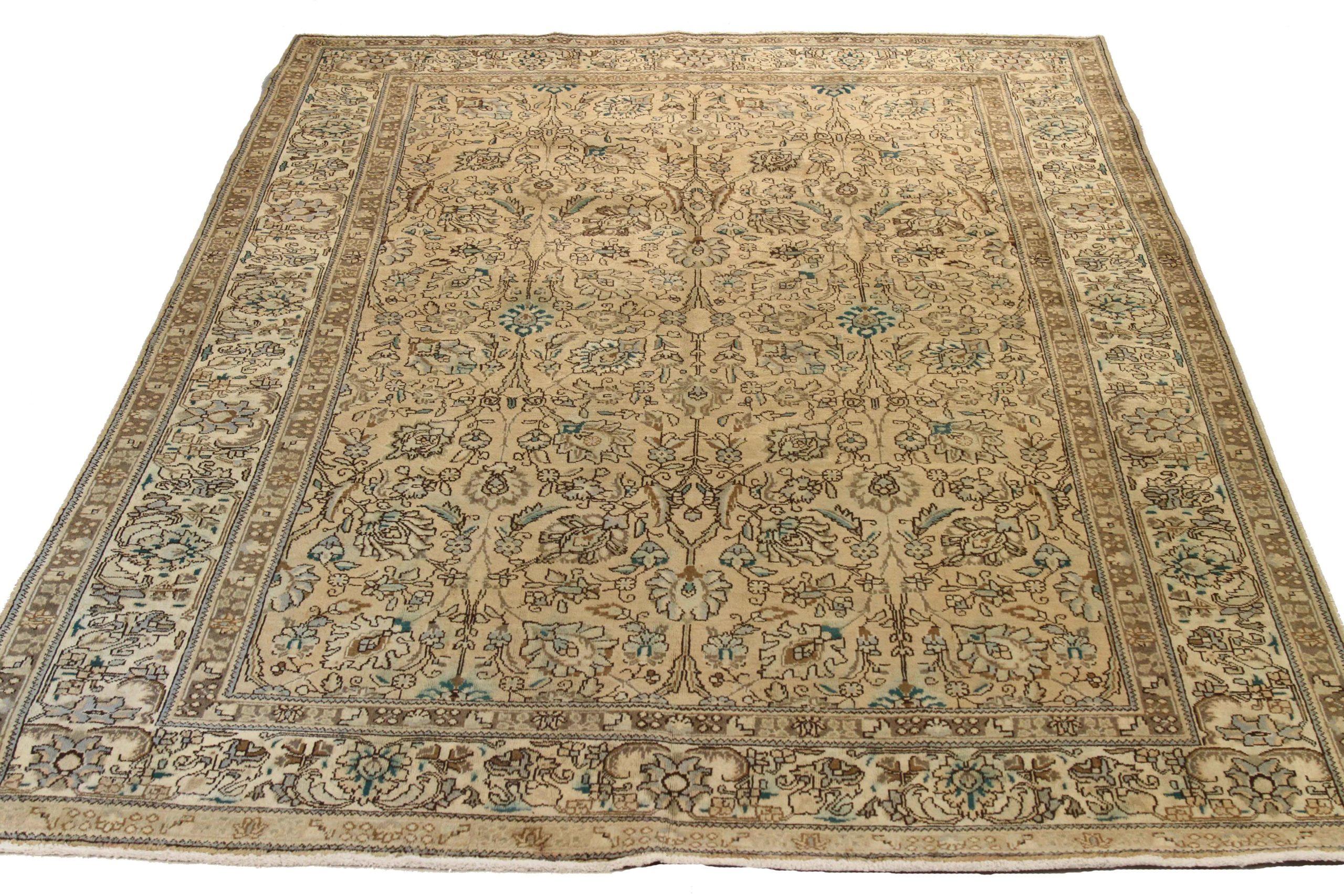 Scopri l'eleganza del Tabriz persiano con i tappeti d'area CIRCA del 1880. Progettato con una meticolosa attenzione ai dettagli, questo design esclusivo è perfetto per valorizzare il tuo spazio.