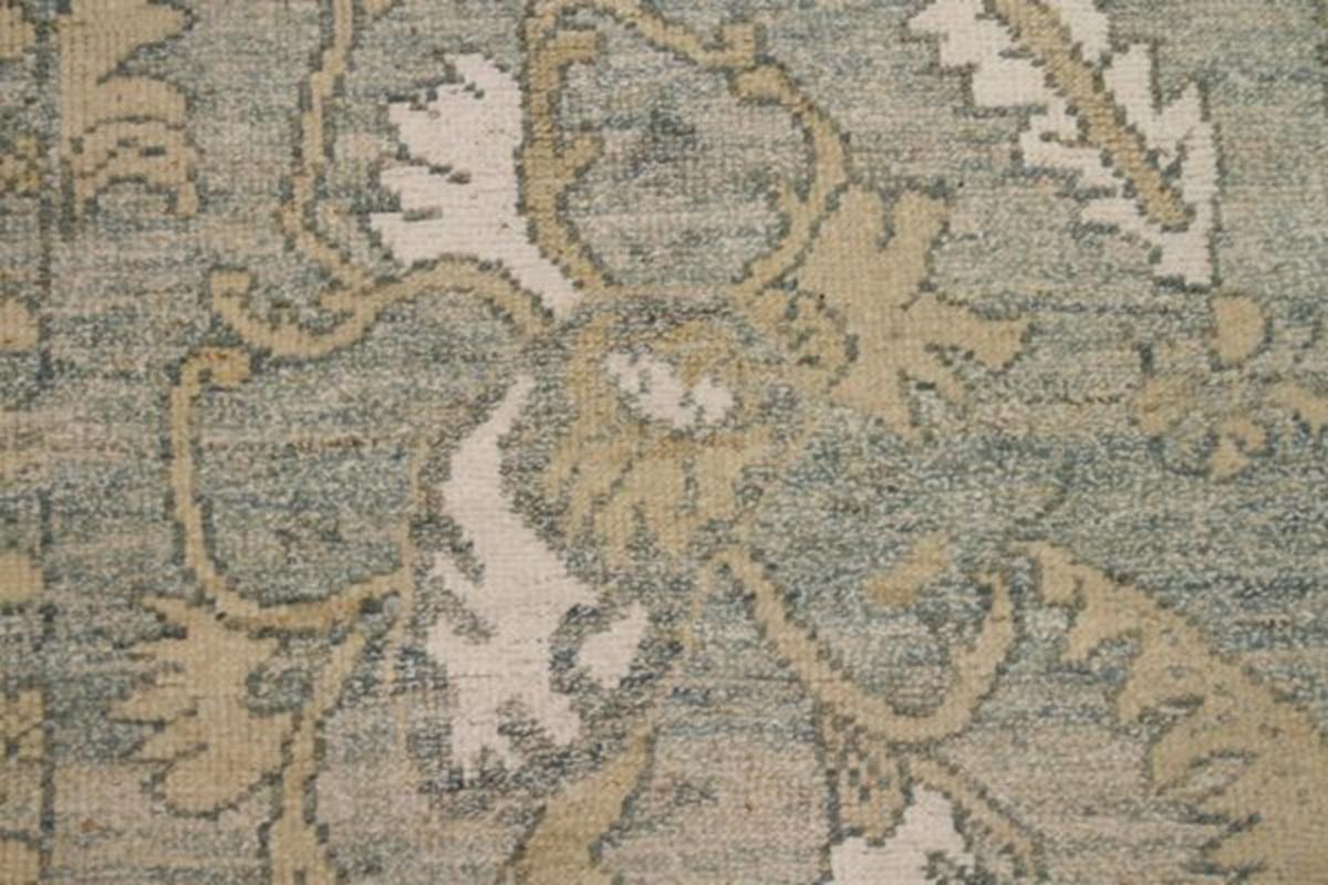 Scopri l'eleganza del Tabriz persiano con i tappeti d'area CIRCA del 1880. Progettato con una meticolosa attenzione ai dettagli, questo design esclusivo è perfetto per valorizzare il tuo spazio.