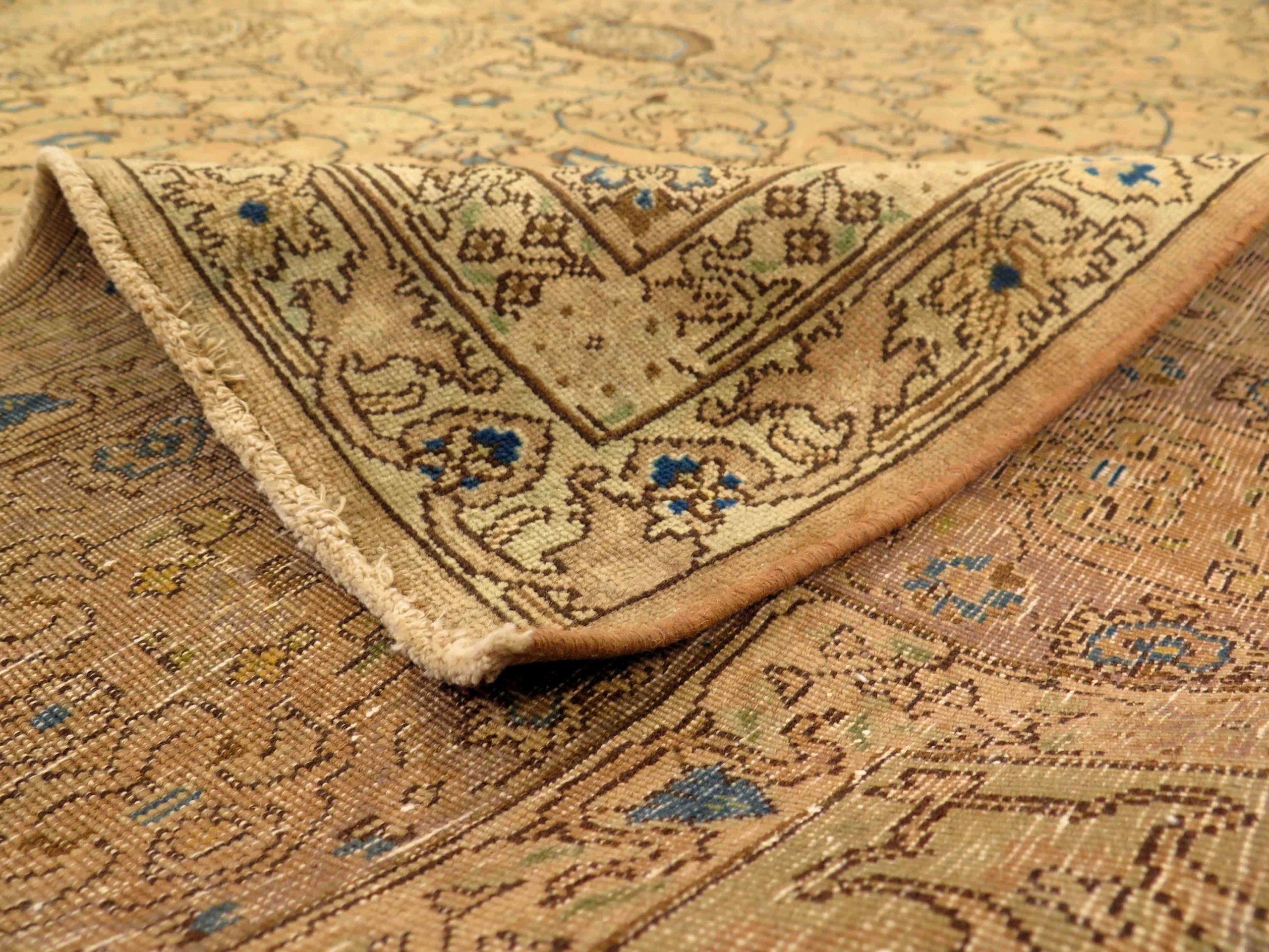Persian Tabriz Area Rugs - 16073 In condizioni ottime in vendita a Dallas, TX