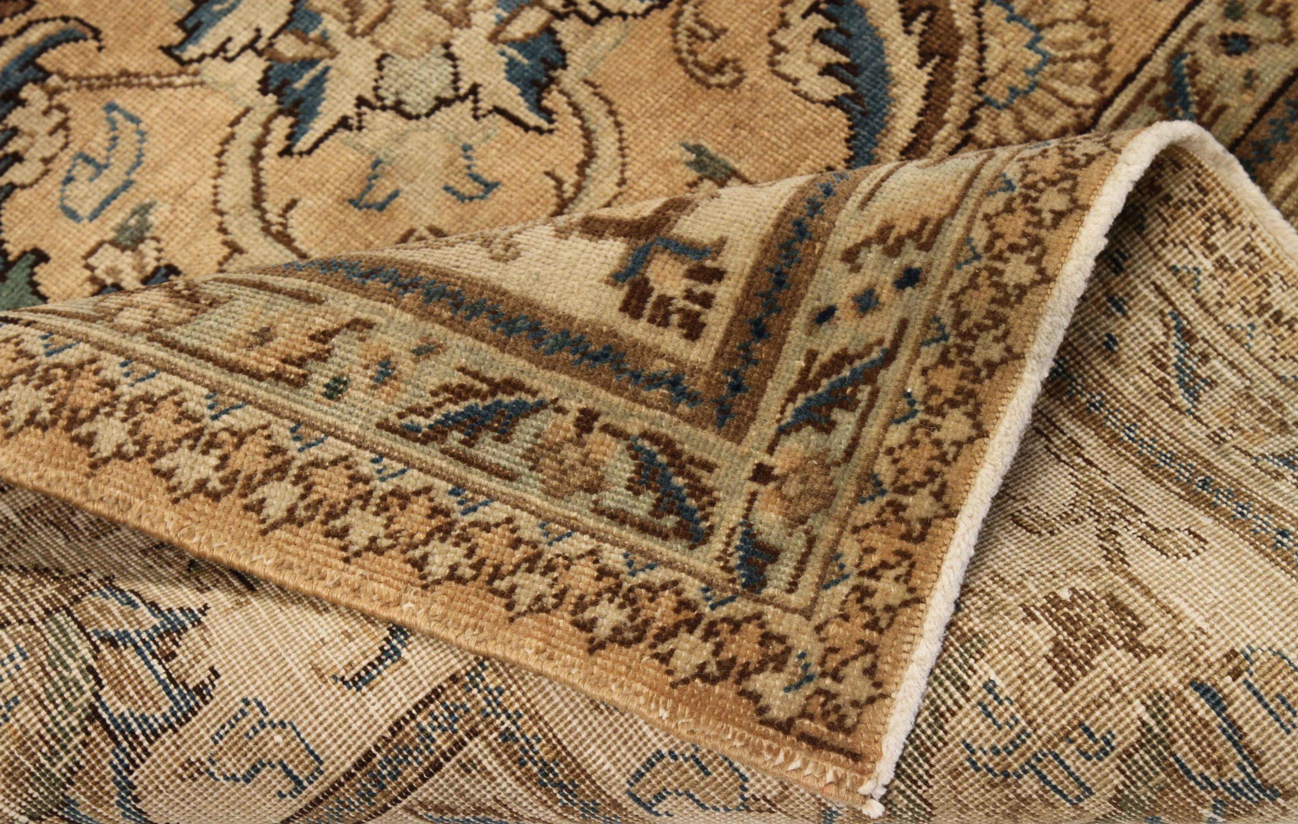 20ième siècle Persian Tabriz Area Rugs - 16202 en vente
