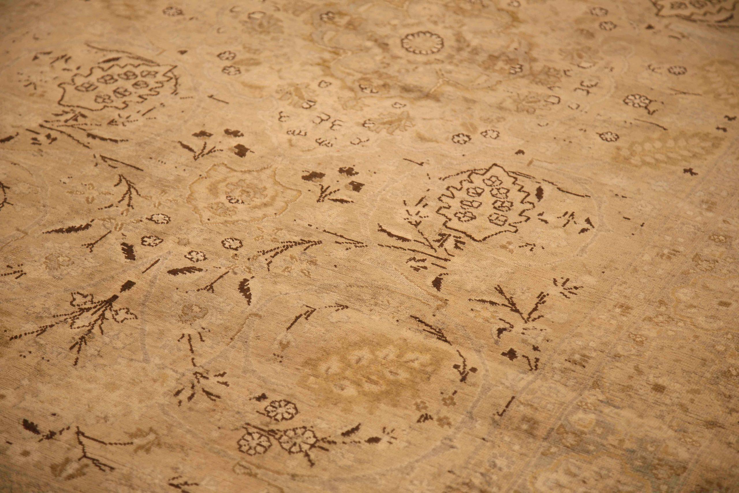 Asiatico Persian Tabriz Area Rugs - 16374 in vendita