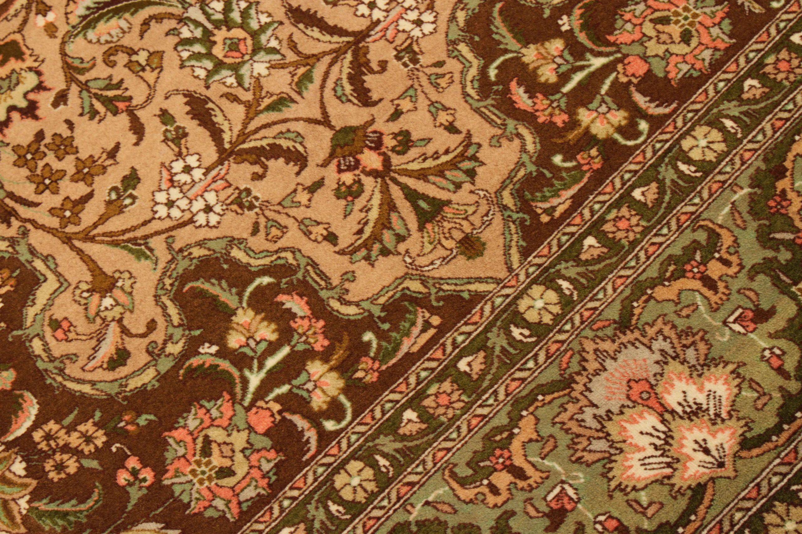 Asiatique Tapis persan Tabriz - Soie Marron Rose Jaune 10644 en vente