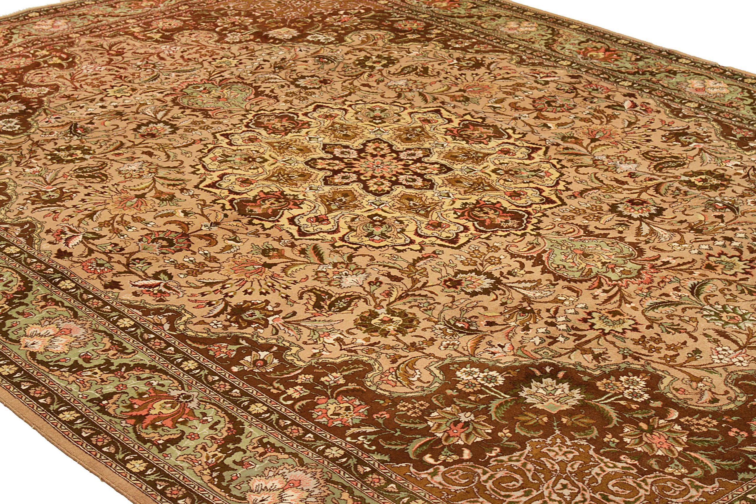 Tapis persan Tabriz - Soie Marron Rose Jaune 10644 Excellent état - En vente à Dallas, TX