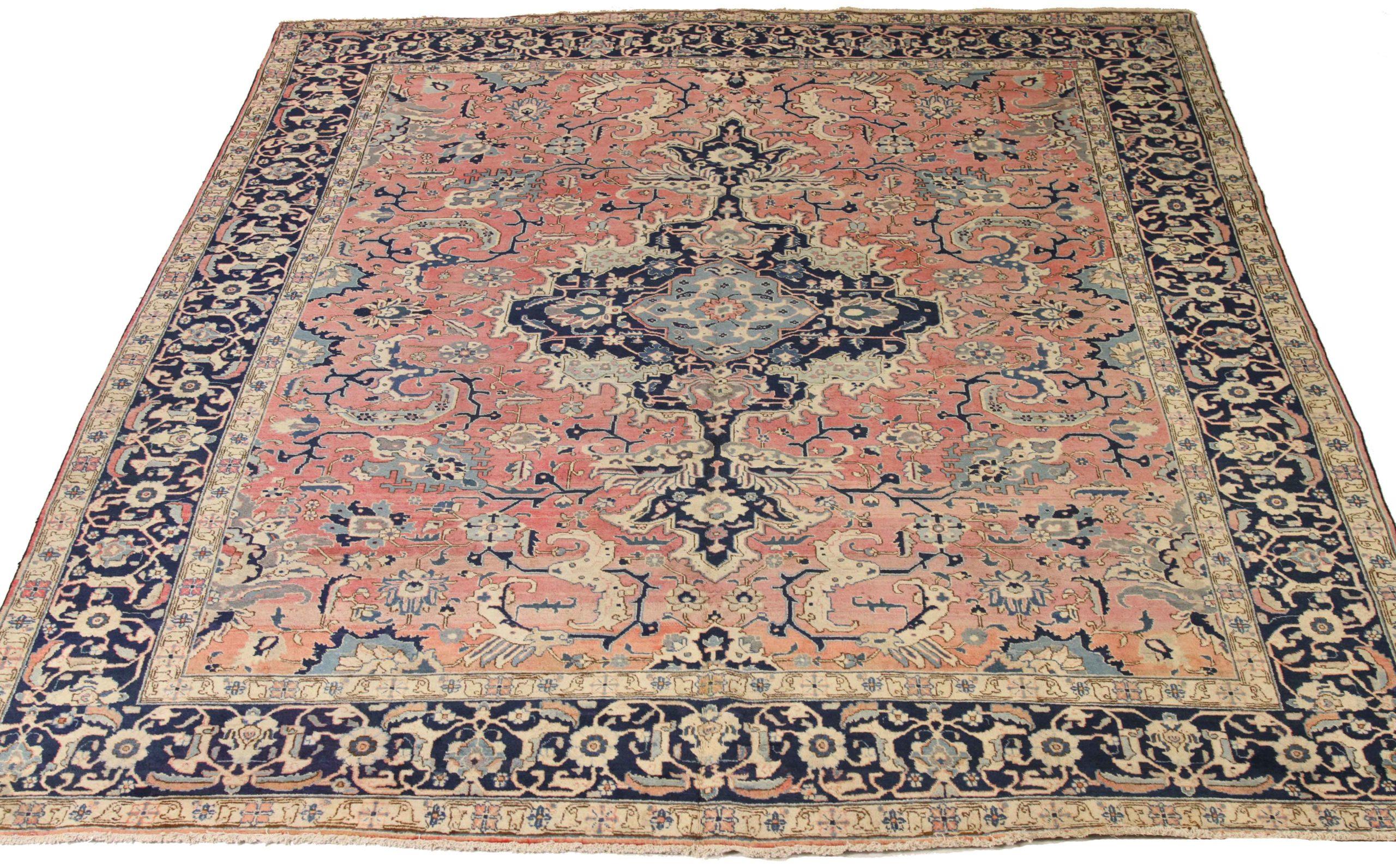 Scopri l'eleganza del Tabriz persiano con i tappeti d'area CIRCA del 1880. Progettato con lana e blu-avorio-rosso, questo design esclusivo è perfetto per valorizzare il tuo spazio.